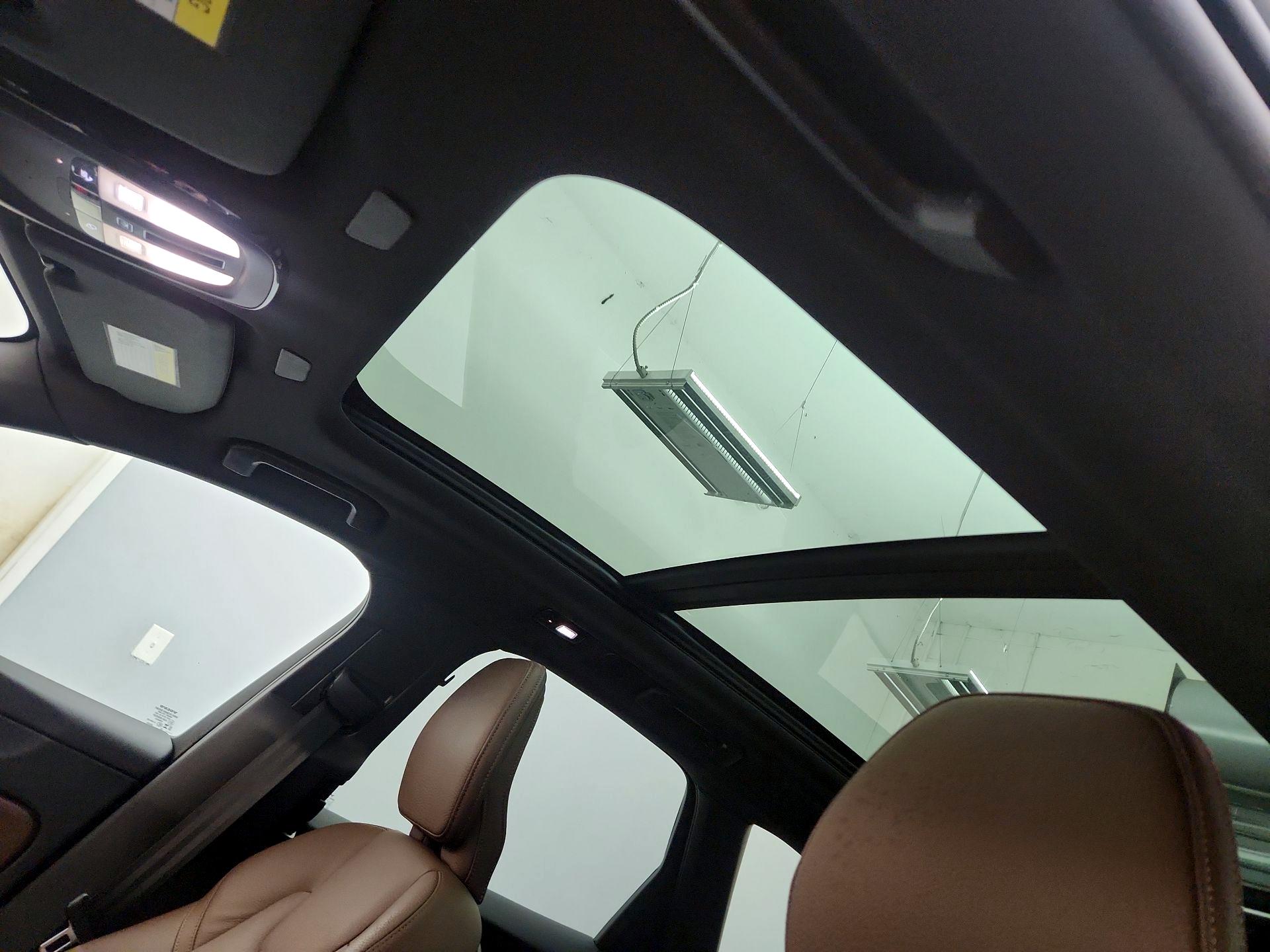 Thumbnail: 2023 Volvo XC60 - 20