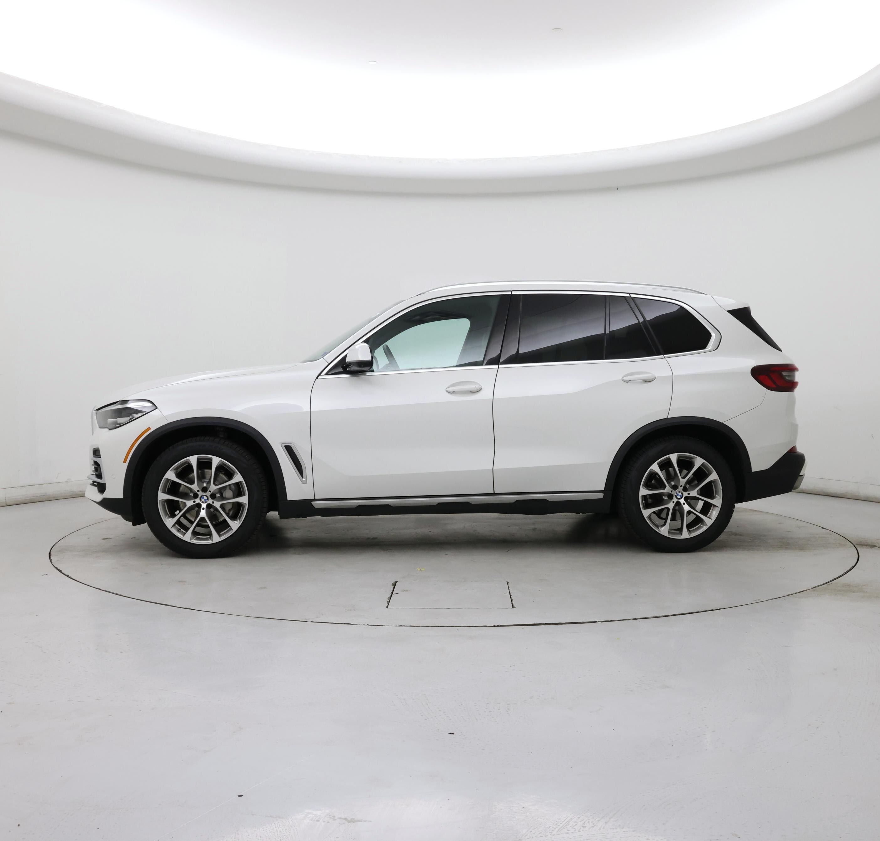 Thumbnail: 2022 BMW X5 - 3