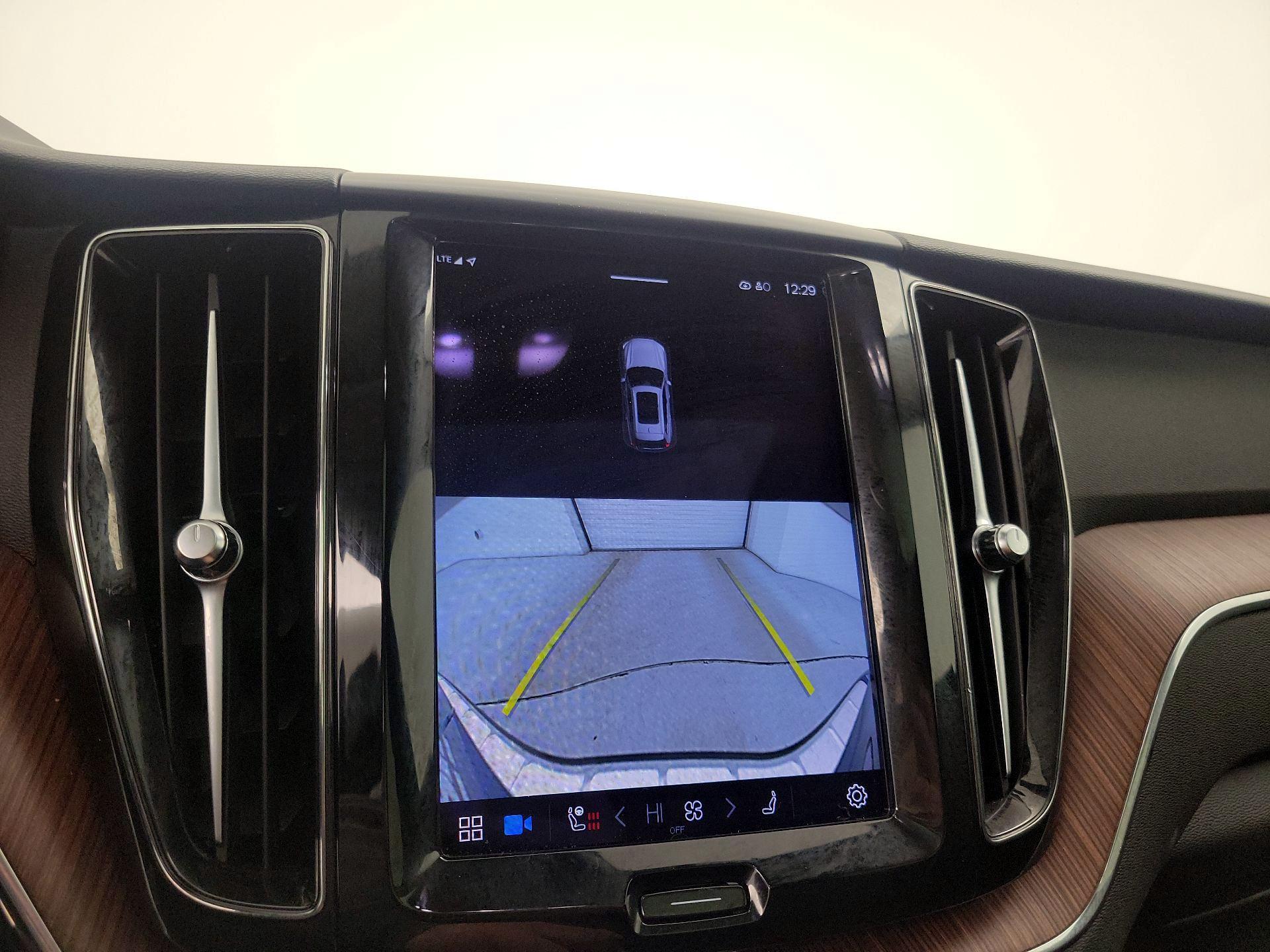 Thumbnail: 2023 Volvo XC60 - 15