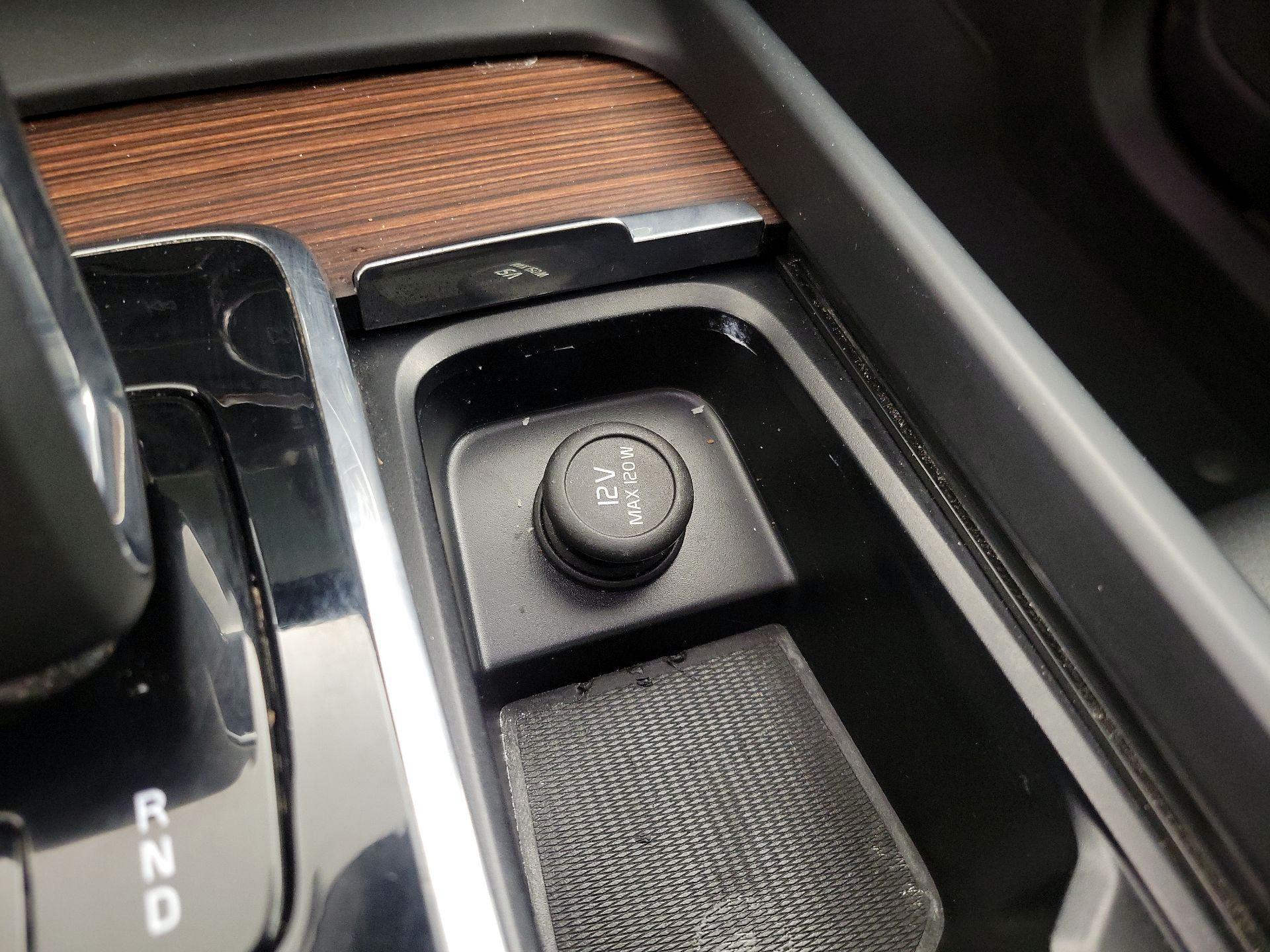 Thumbnail: 2023 Volvo XC60 - 19