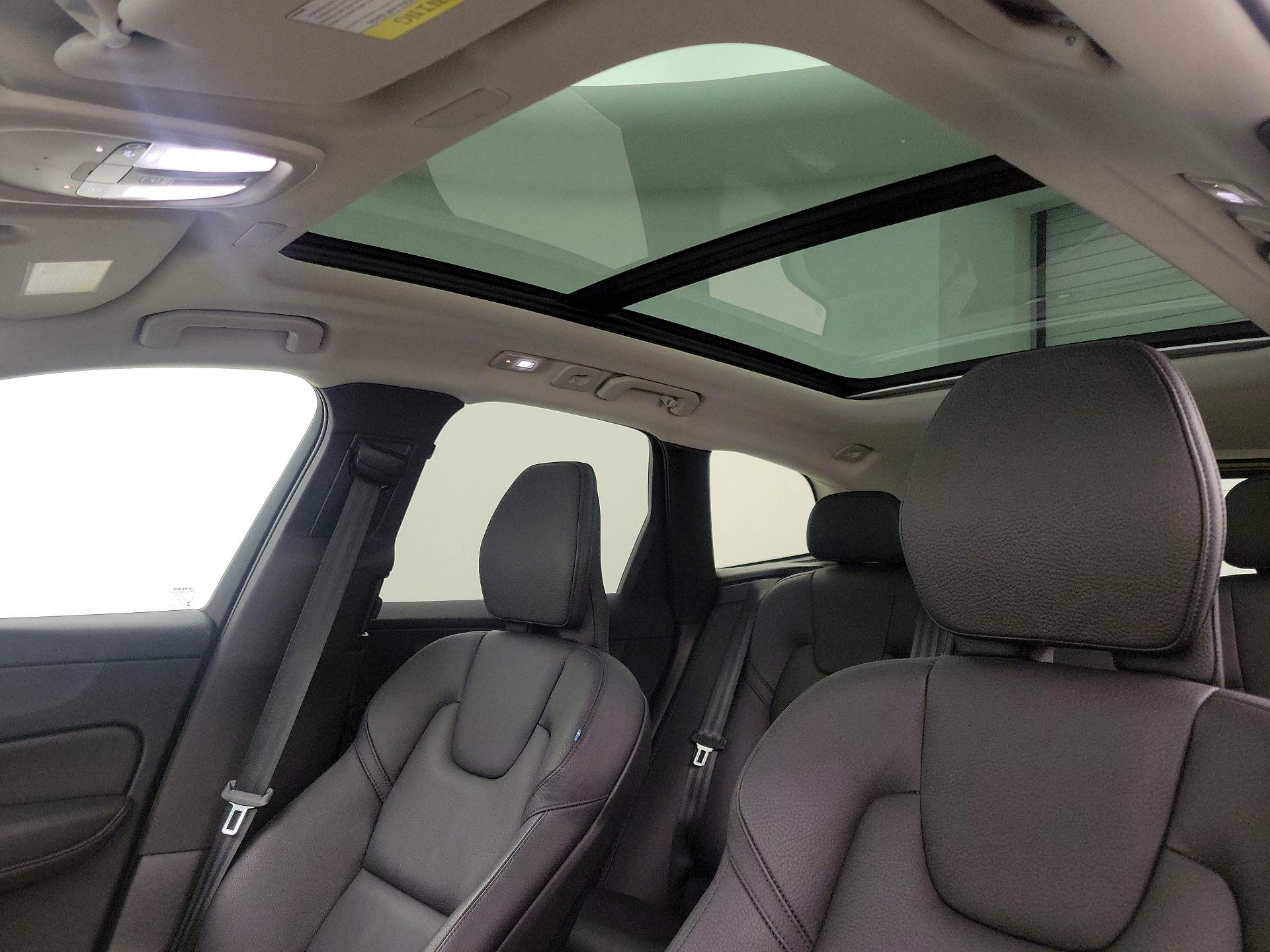 Thumbnail: 2023 Volvo XC60 - 20