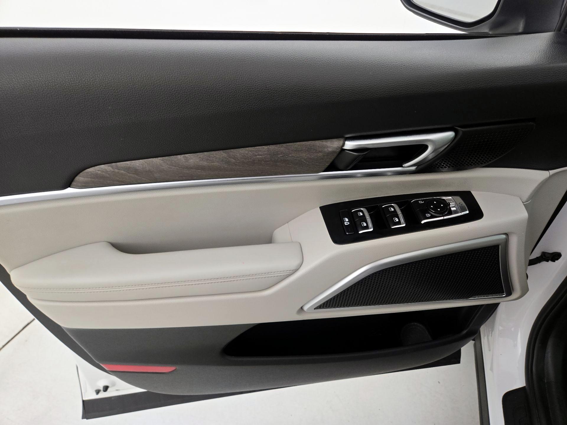 Thumbnail: 2022 Kia Telluride - 12