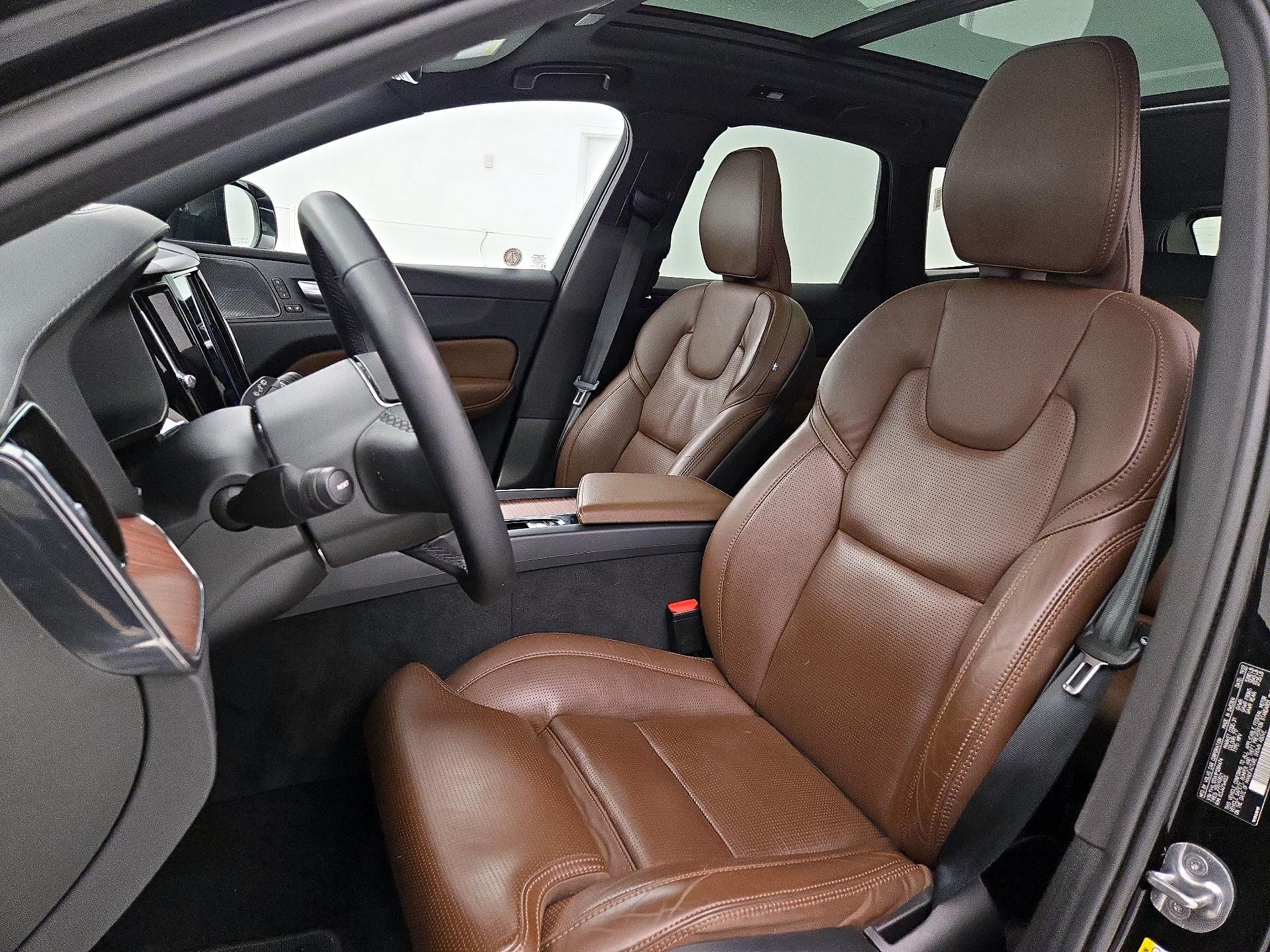 Thumbnail: 2023 Volvo XC60 - 11