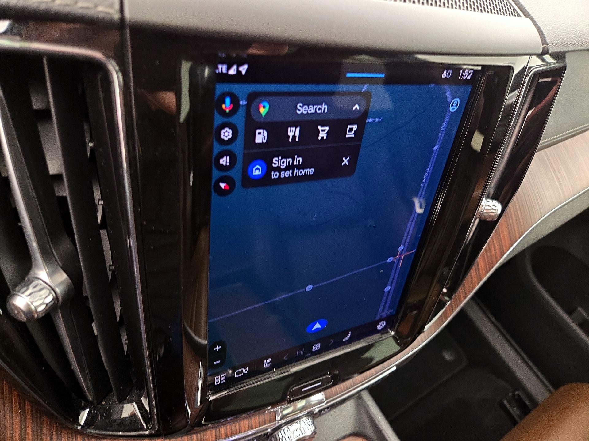 Thumbnail: 2023 Volvo XC60 - 14