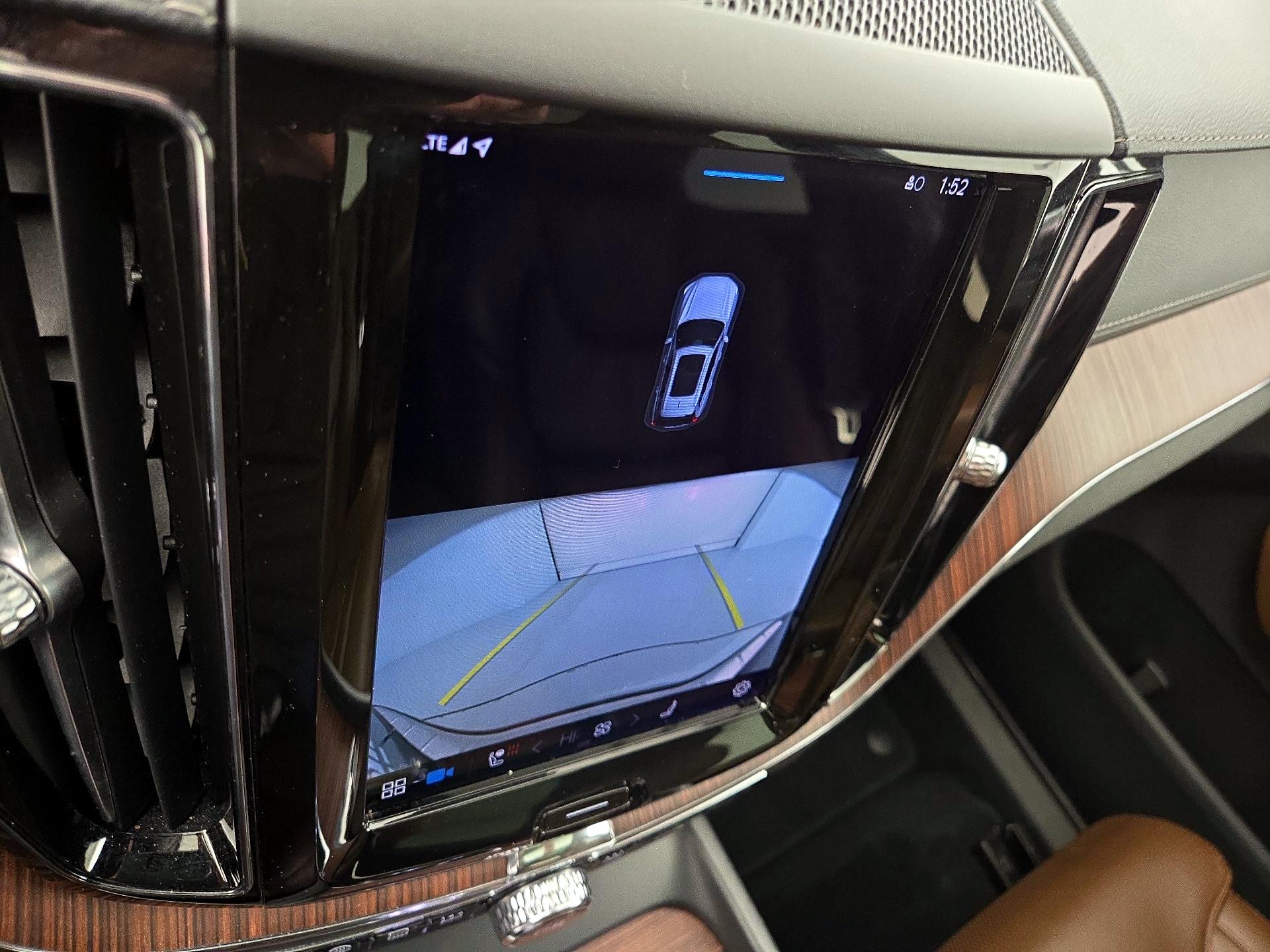 Thumbnail: 2023 Volvo XC60 - 15