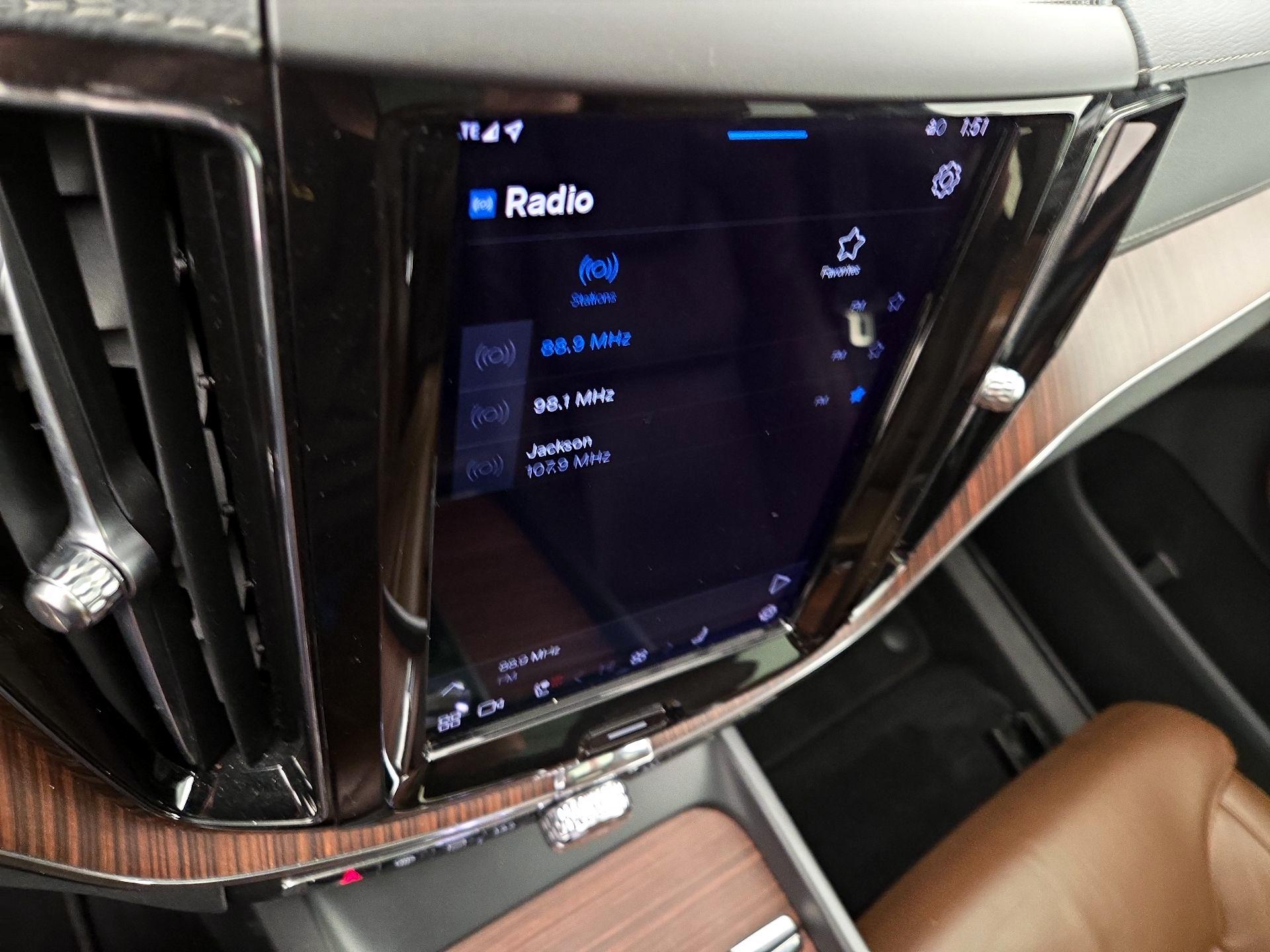 Thumbnail: 2023 Volvo XC60 - 16