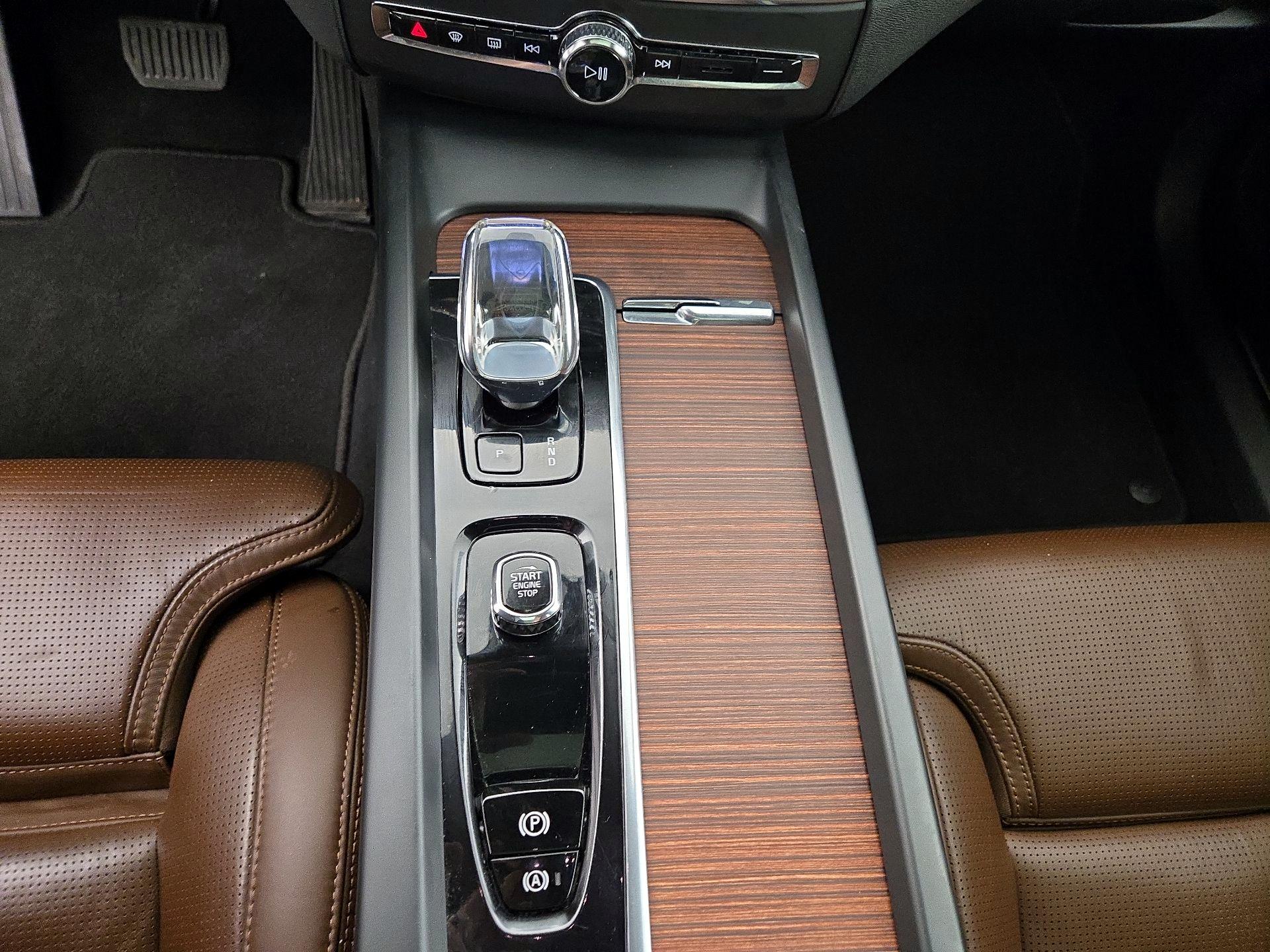 Thumbnail: 2023 Volvo XC60 - 18