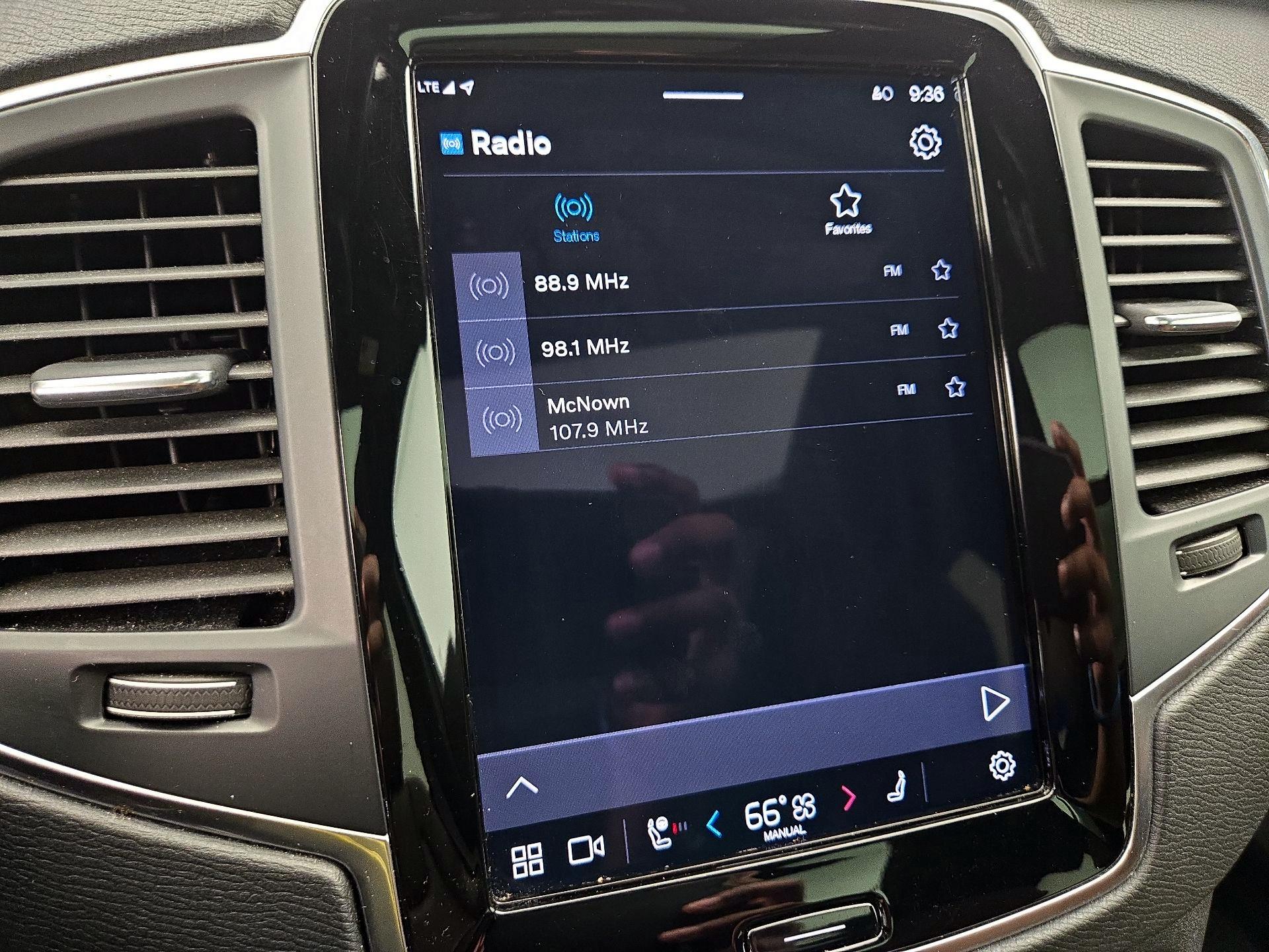 Thumbnail: 2023 Volvo XC90 - 16