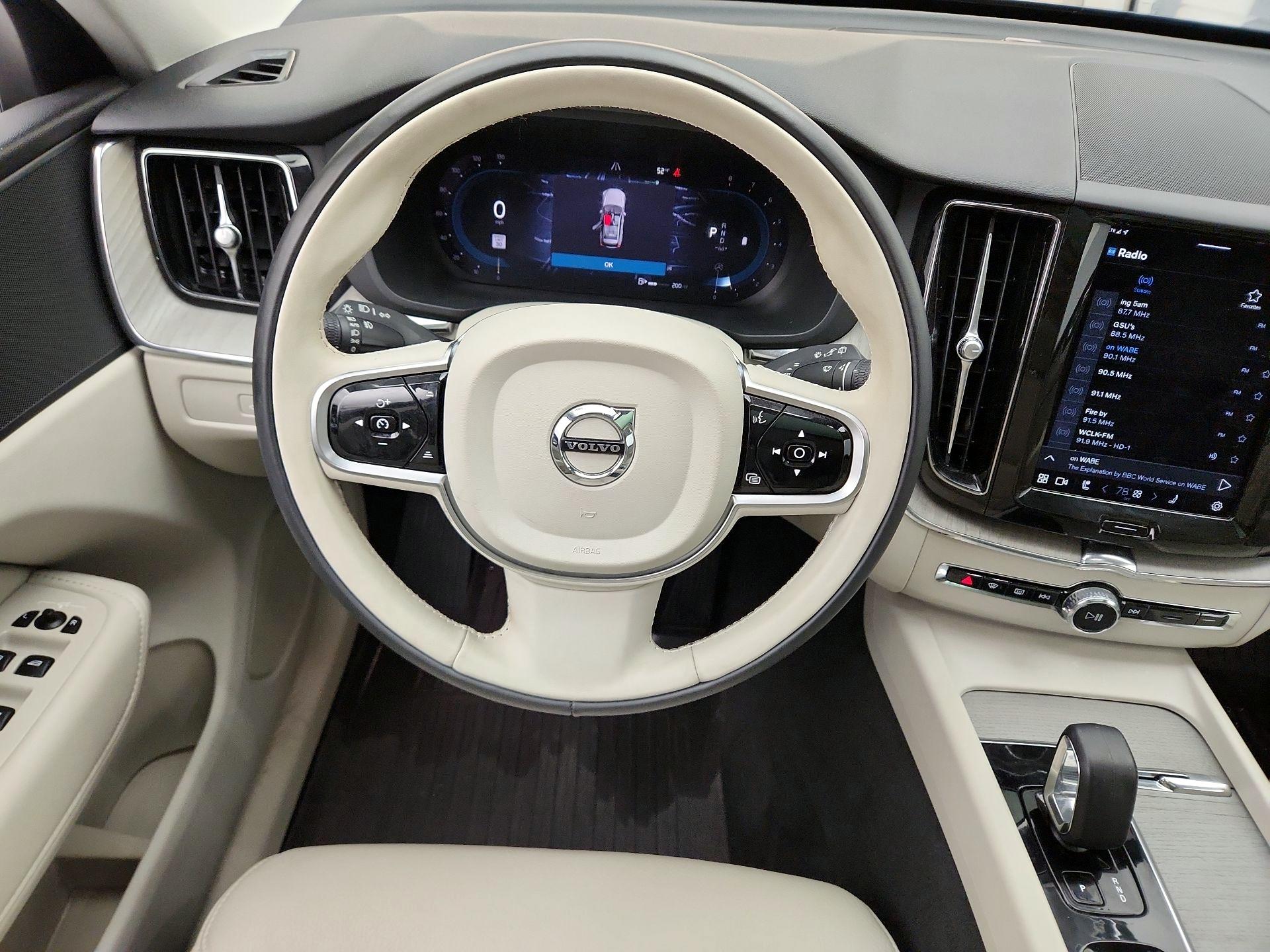 Thumbnail: 2023 Volvo XC60 - 10