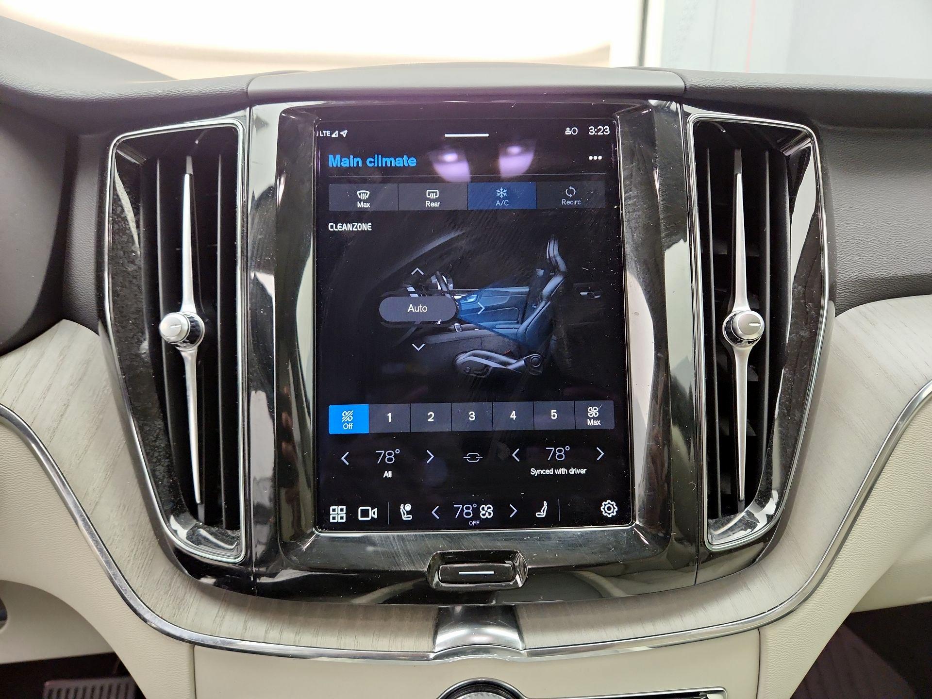 Thumbnail: 2023 Volvo XC60 - 16