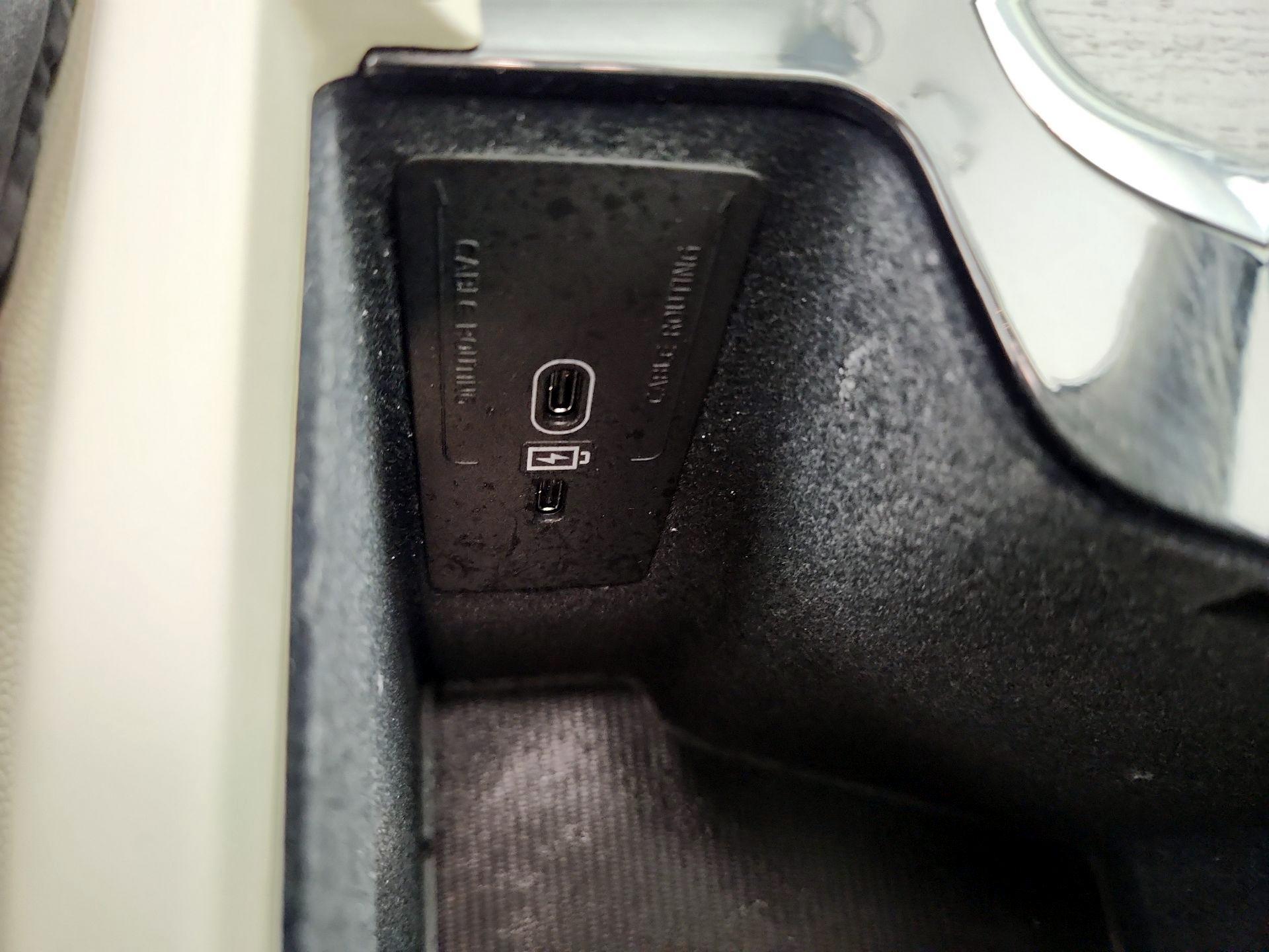 Thumbnail: 2023 Volvo XC60 - 18