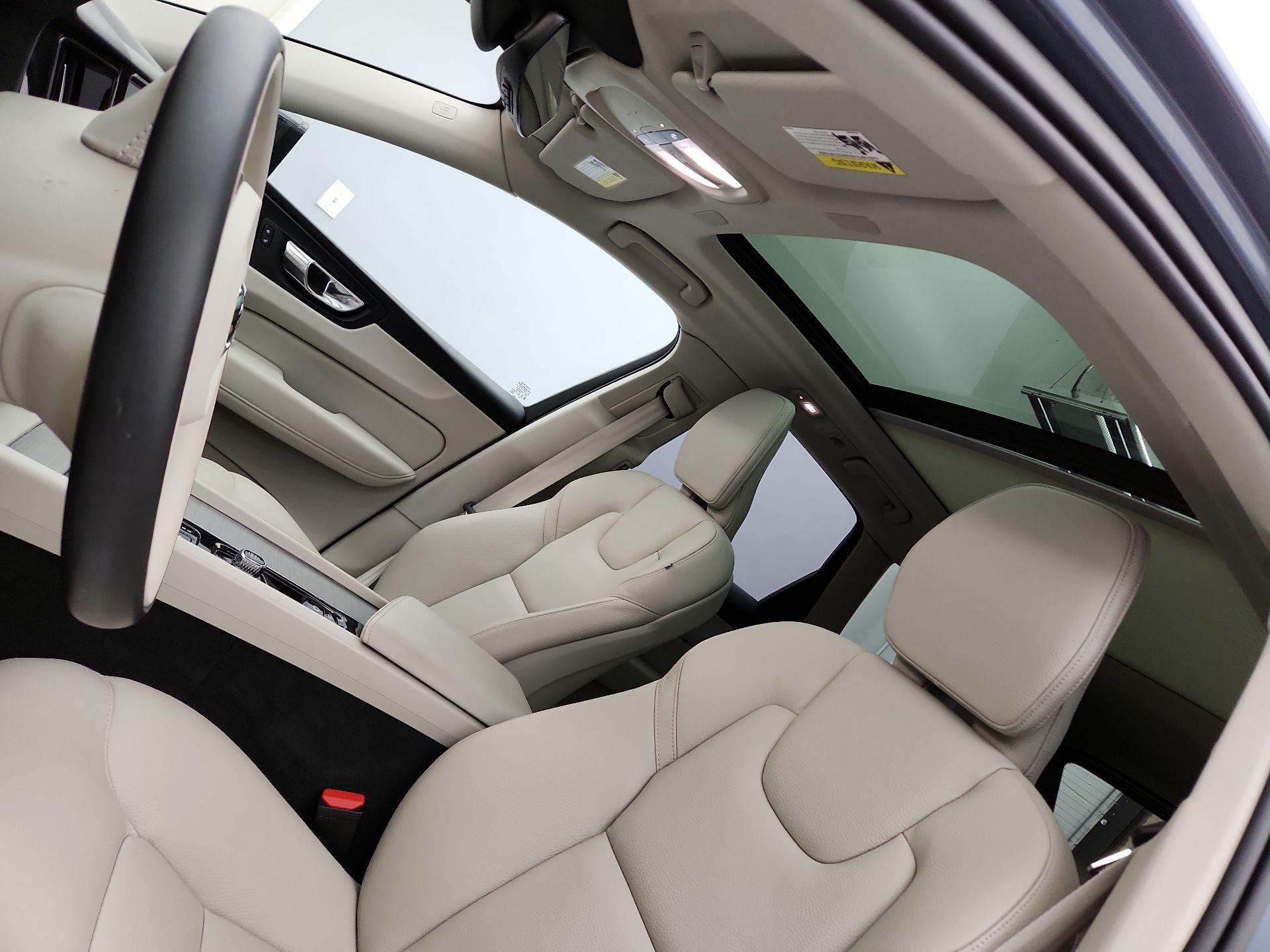 Thumbnail: 2023 Volvo XC60 - 19