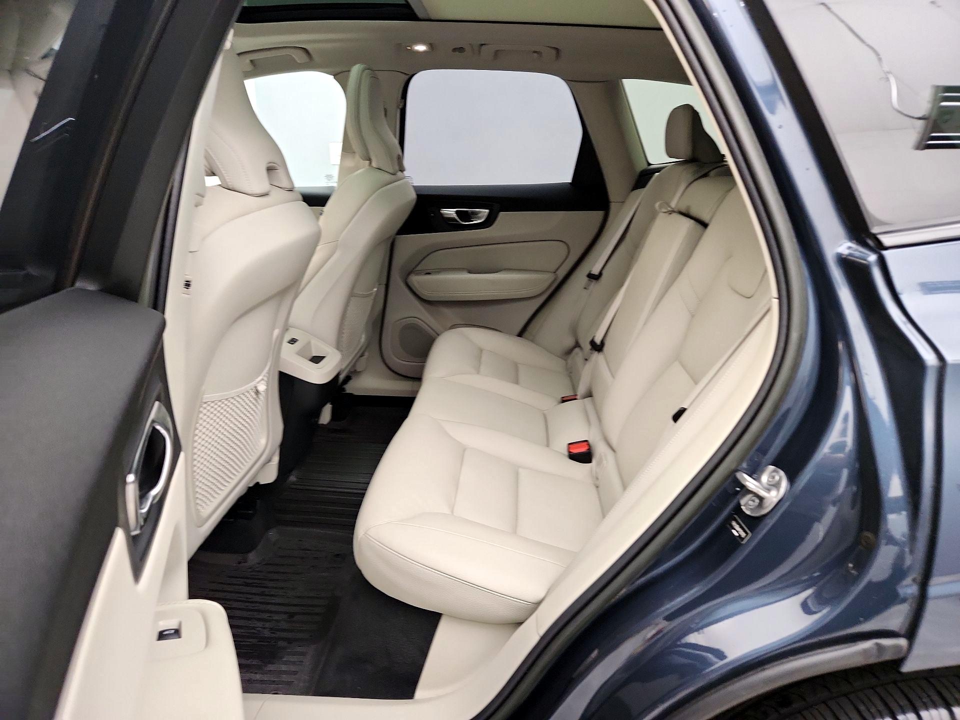 Thumbnail: 2023 Volvo XC60 - 20