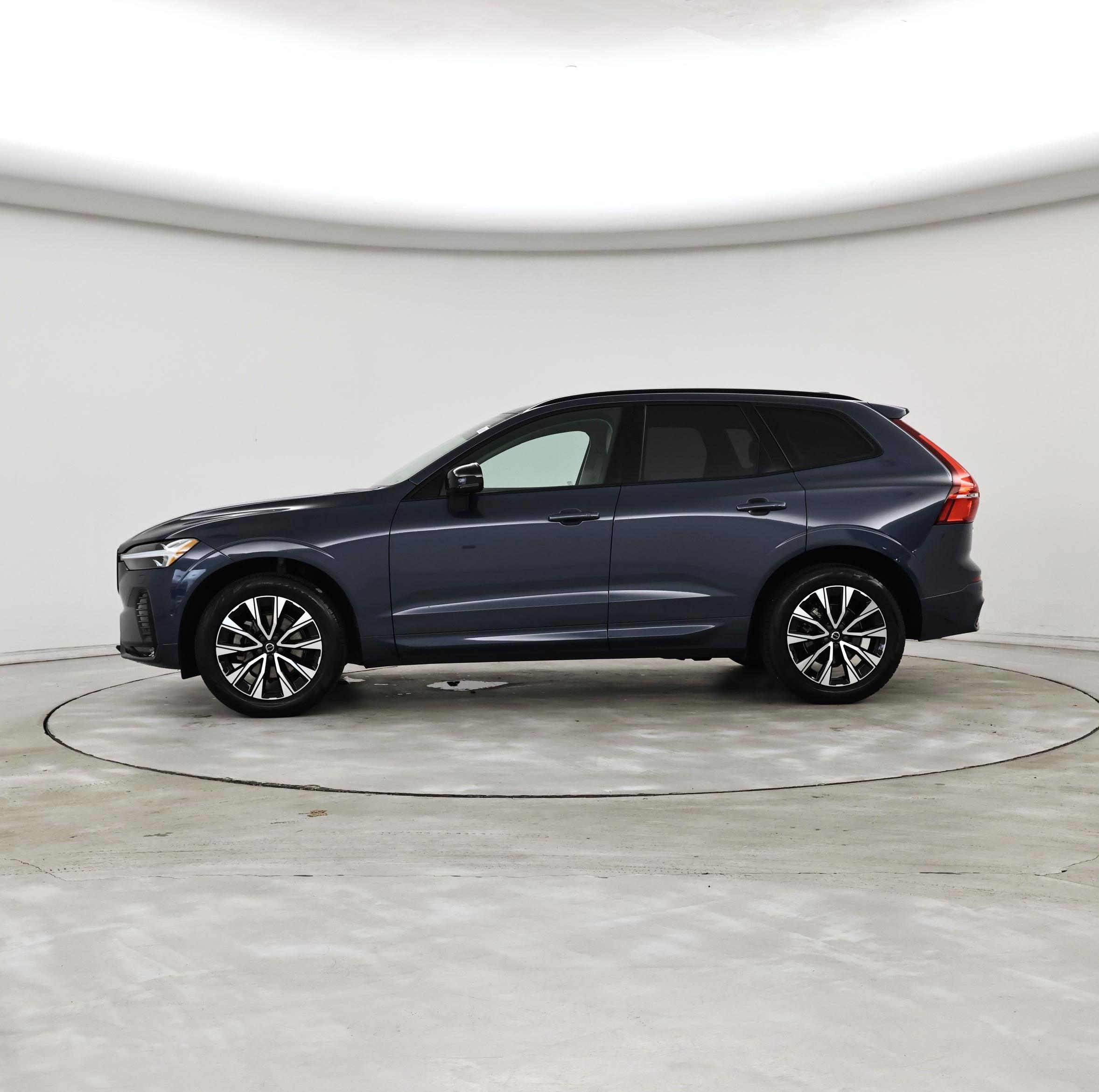 Thumbnail: 2023 Volvo XC60 - 3