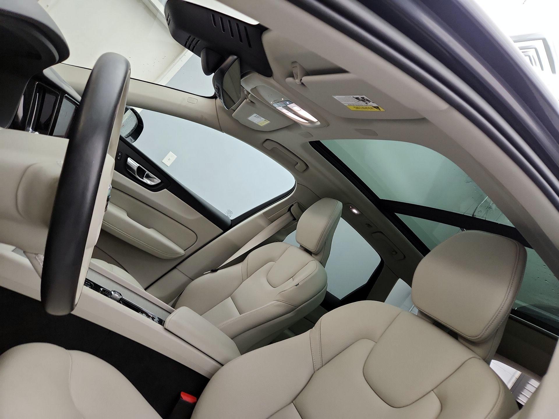 Thumbnail: 2023 Volvo XC60 - 20