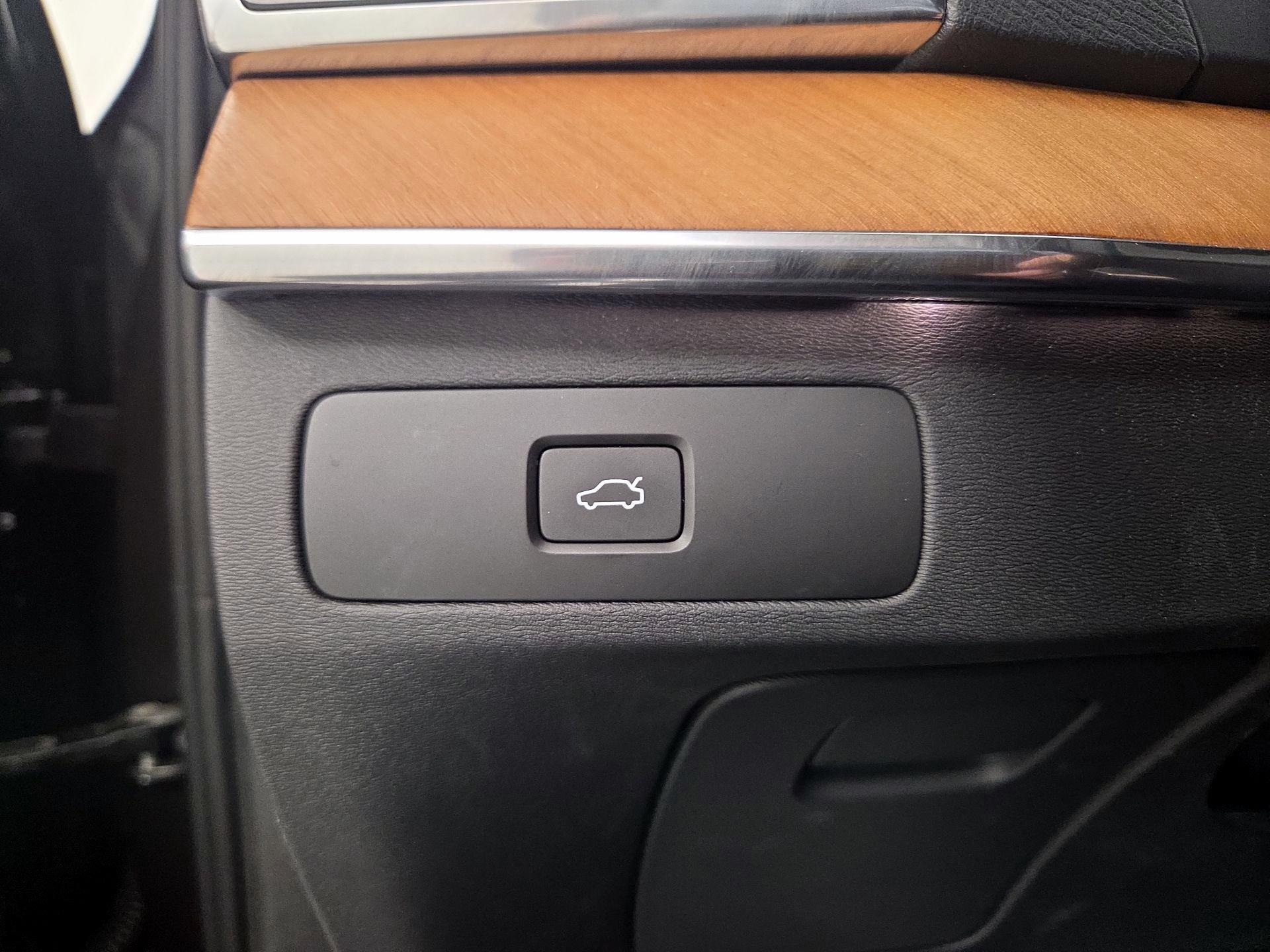 Thumbnail: 2024 Volvo XC90 - 13