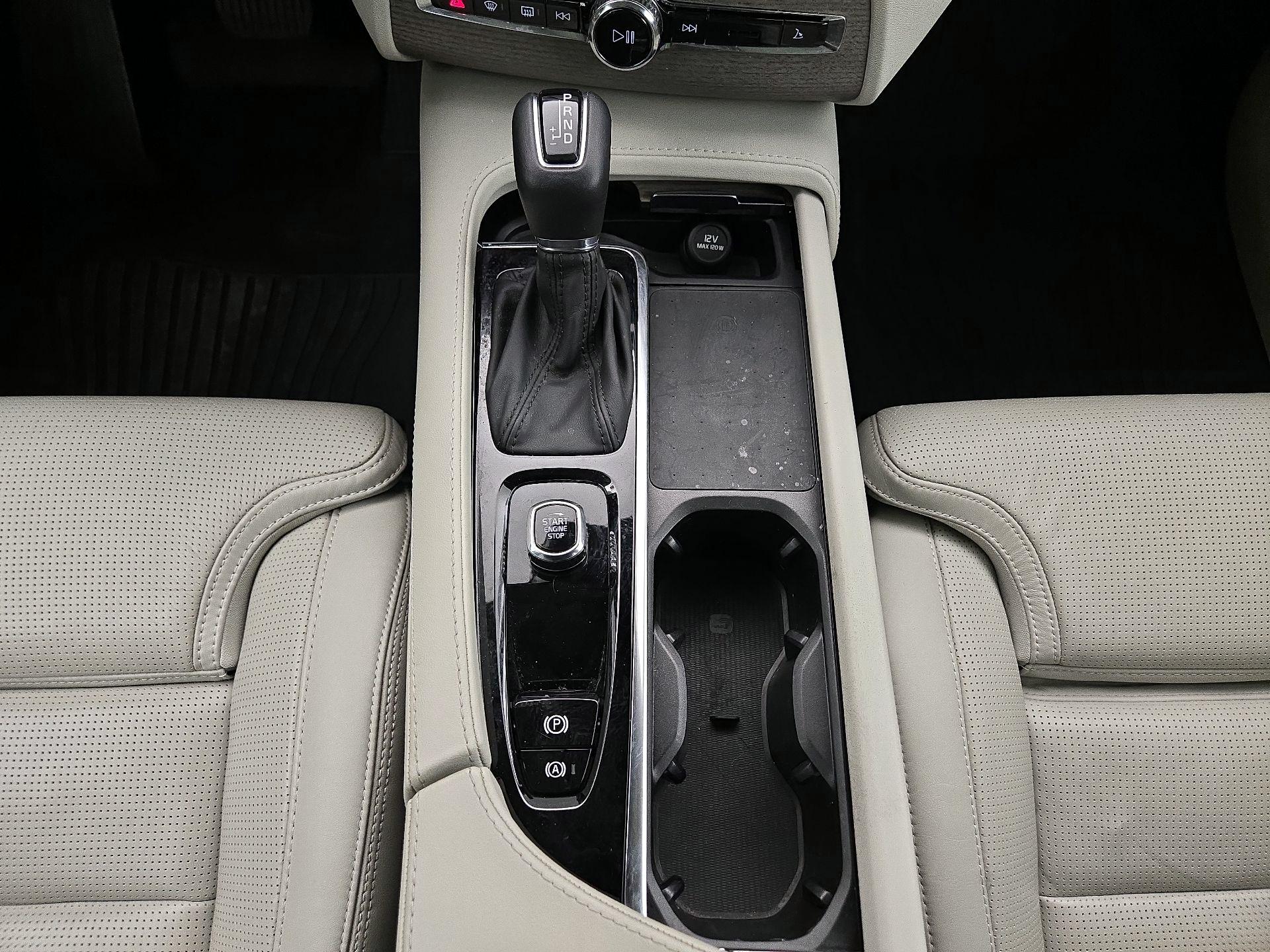 Thumbnail: 2022 Volvo XC90 - 18