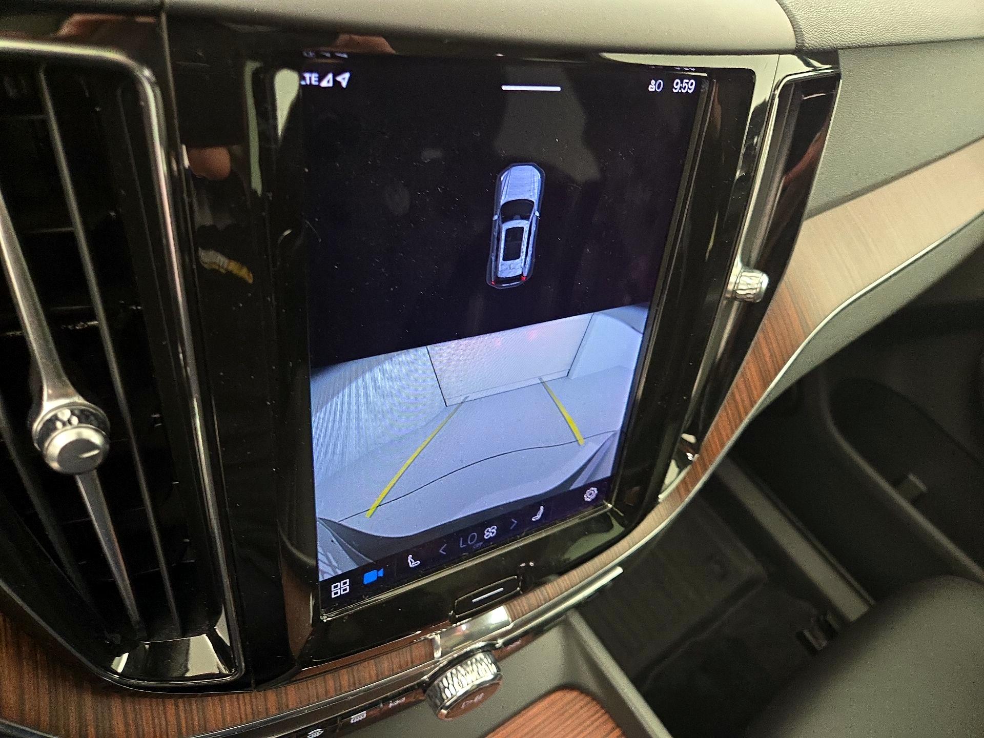 Thumbnail: 2023 Volvo XC60 - 14