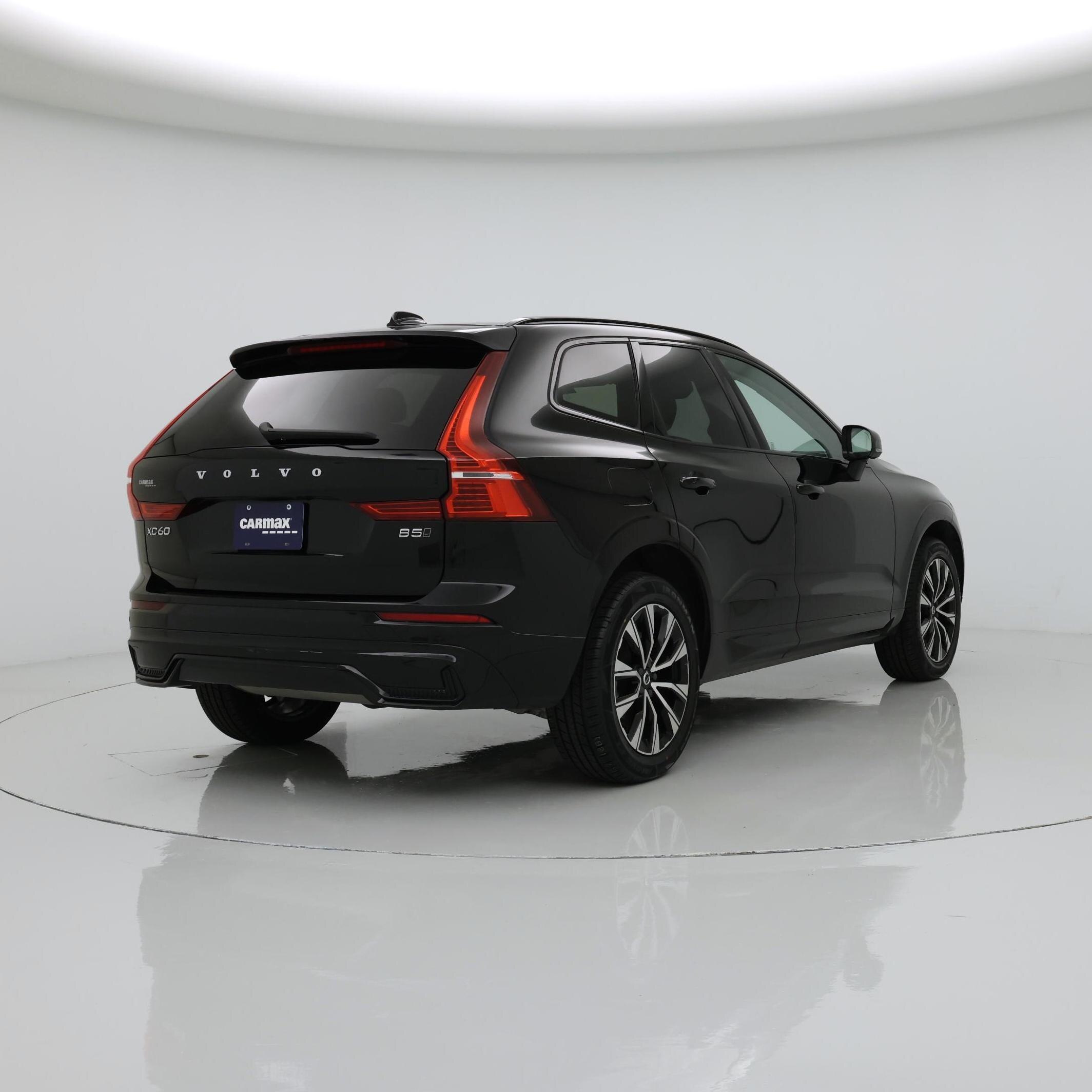 Thumbnail: 2023 Volvo XC60 - 8