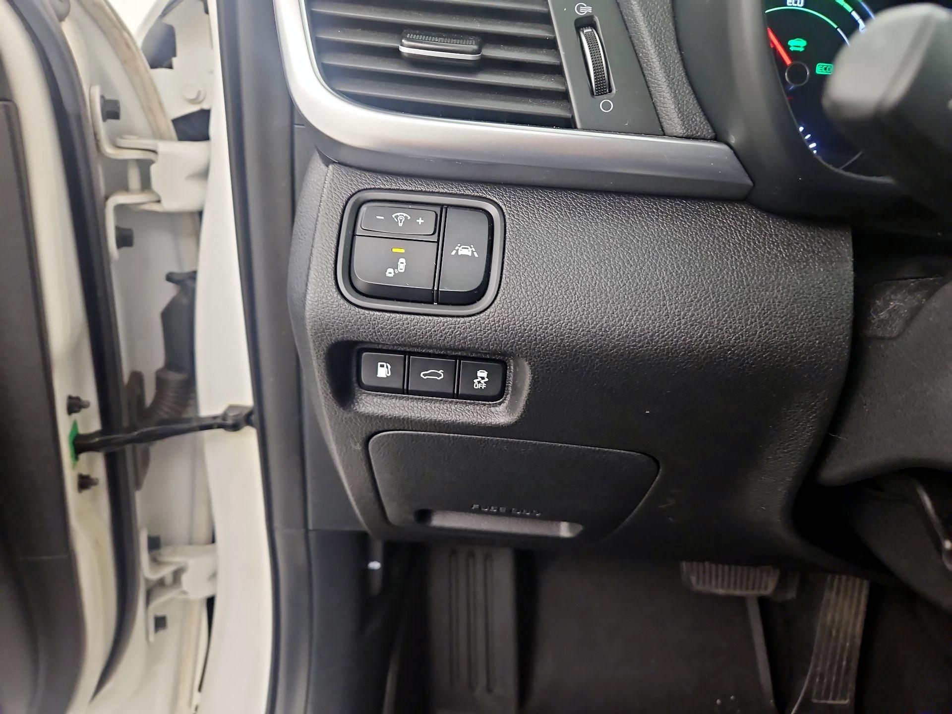 Thumbnail: 2018 Kia Optima - 13