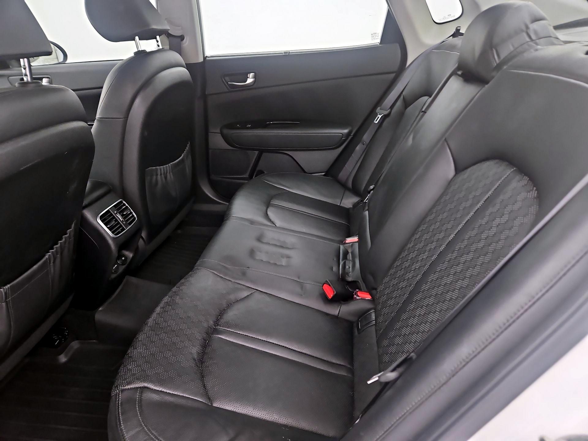 Thumbnail: 2018 Kia Optima - 19