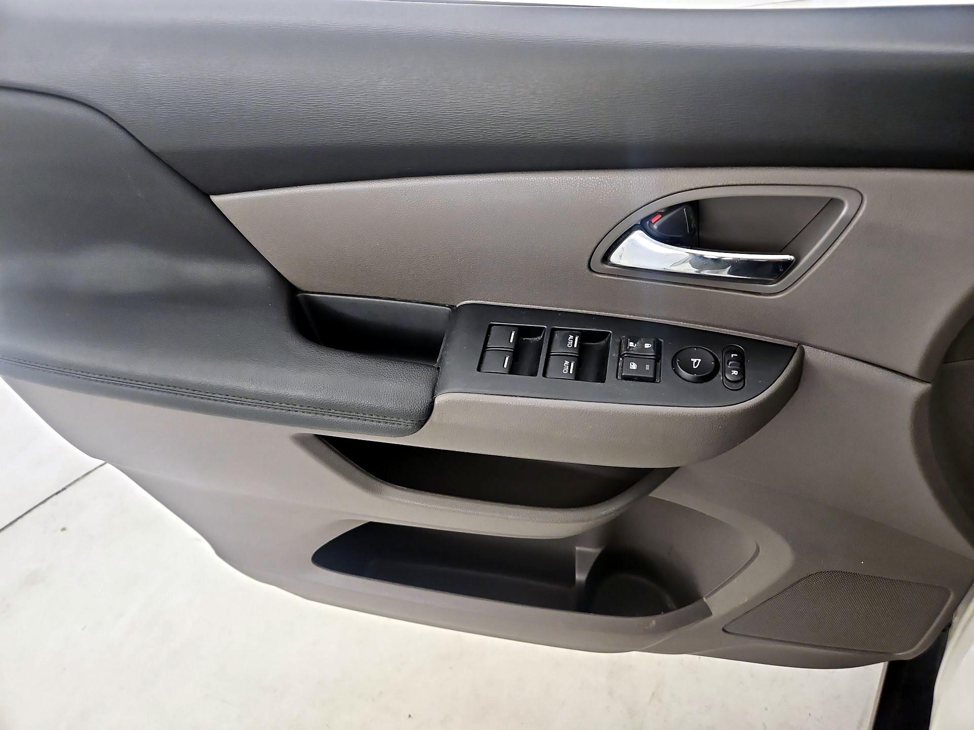 Thumbnail: 2015 Honda Odyssey - 12