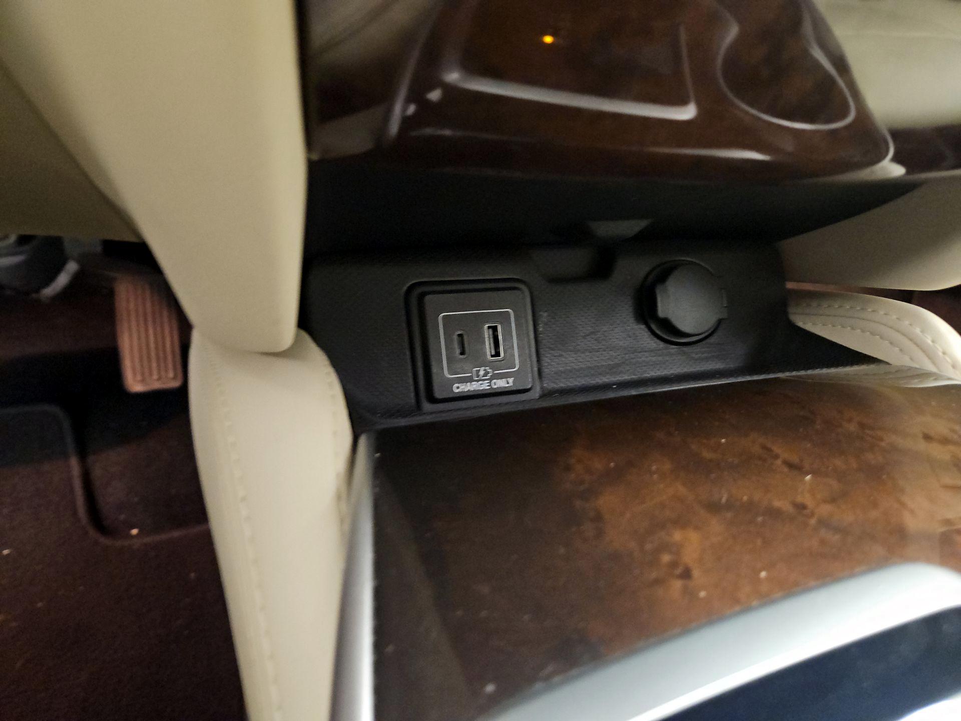 Thumbnail: 2019 INFINITI QX60 - 19