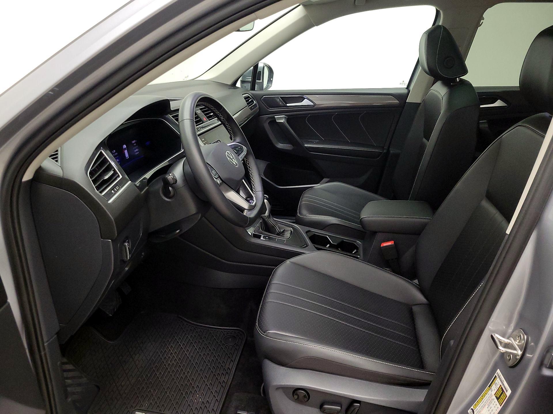 Thumbnail: 2024 Volkswagen Tiguan - 11