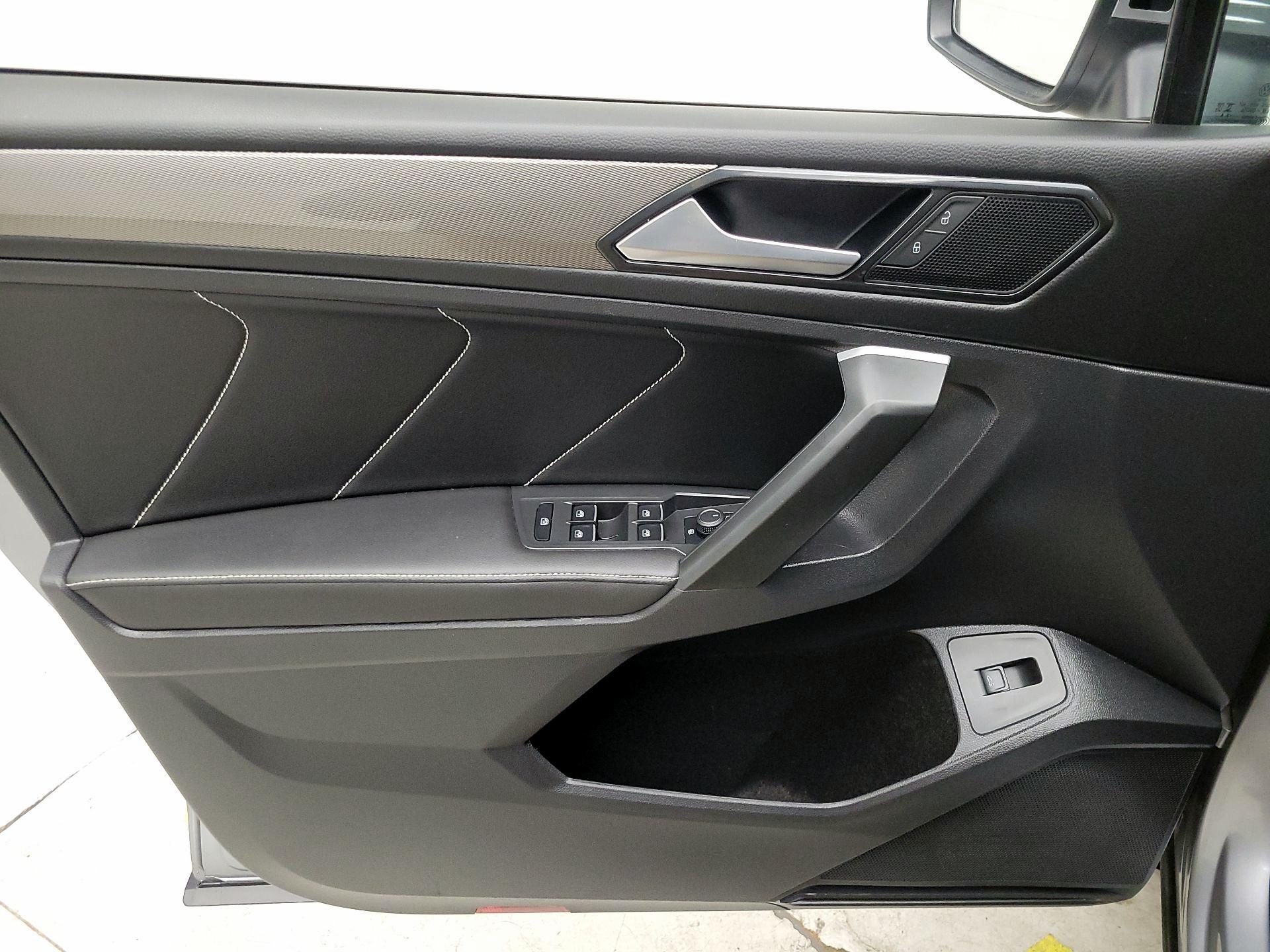 Thumbnail: 2024 Volkswagen Tiguan - 12