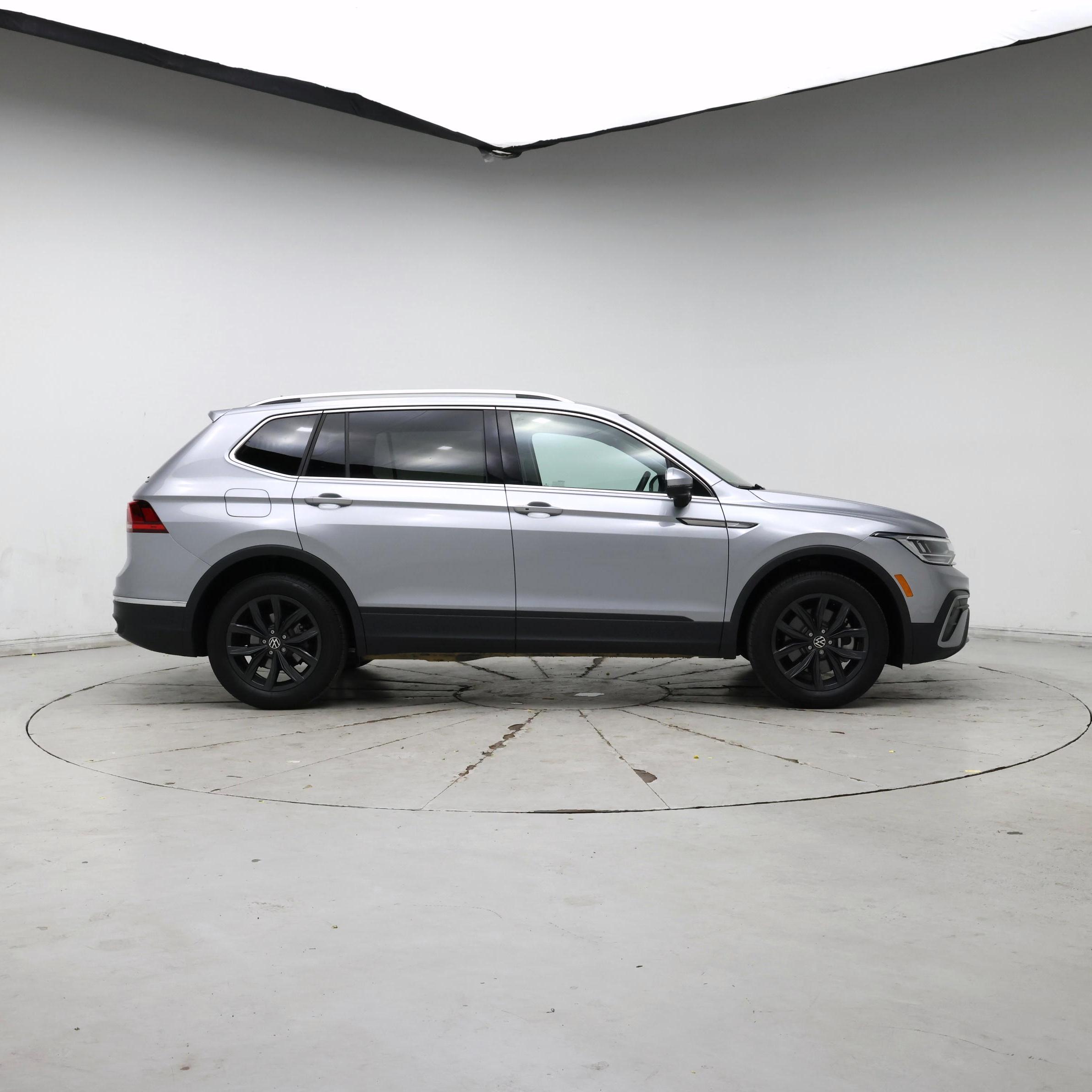 Thumbnail: 2024 Volkswagen Tiguan - 7