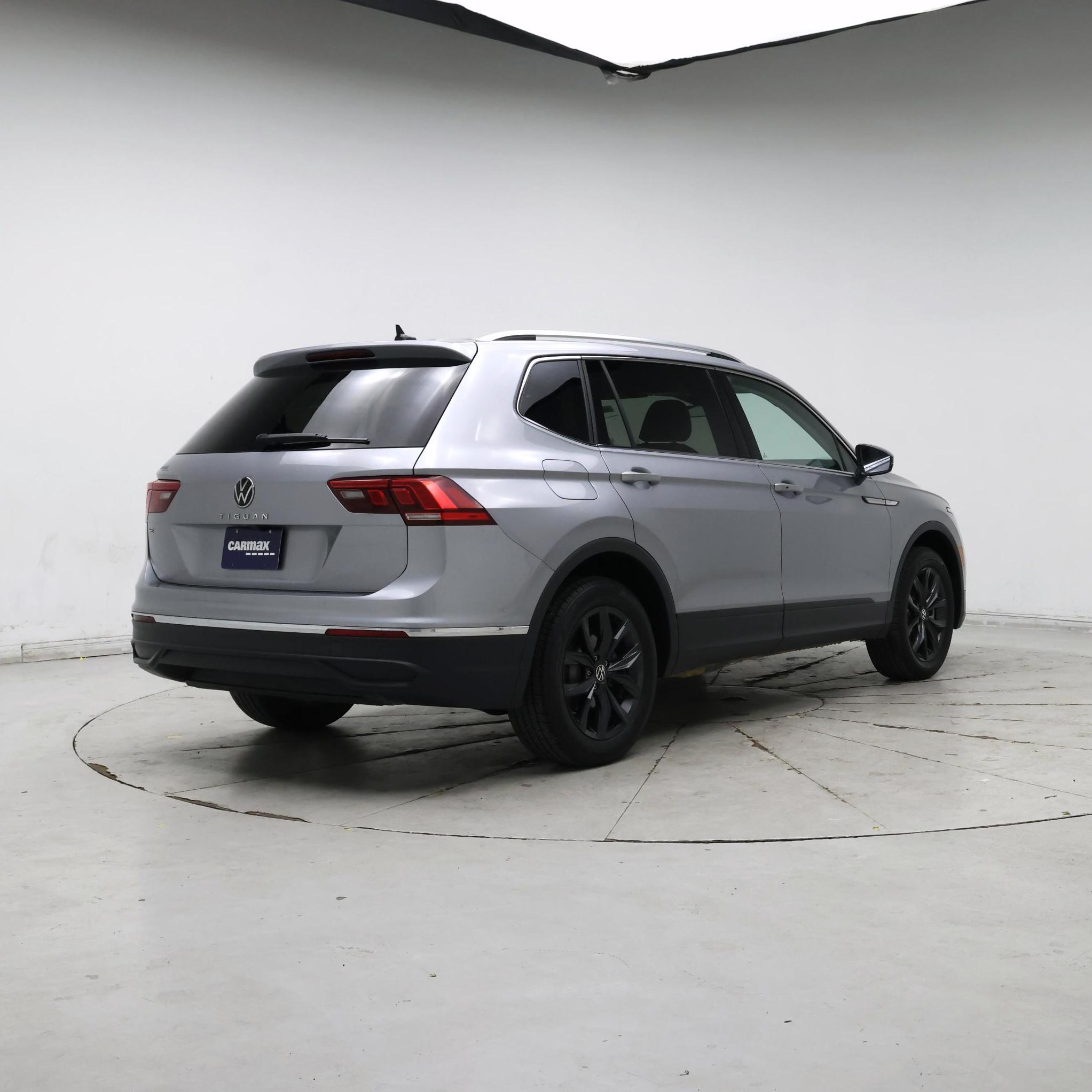 Thumbnail: 2024 Volkswagen Tiguan - 8