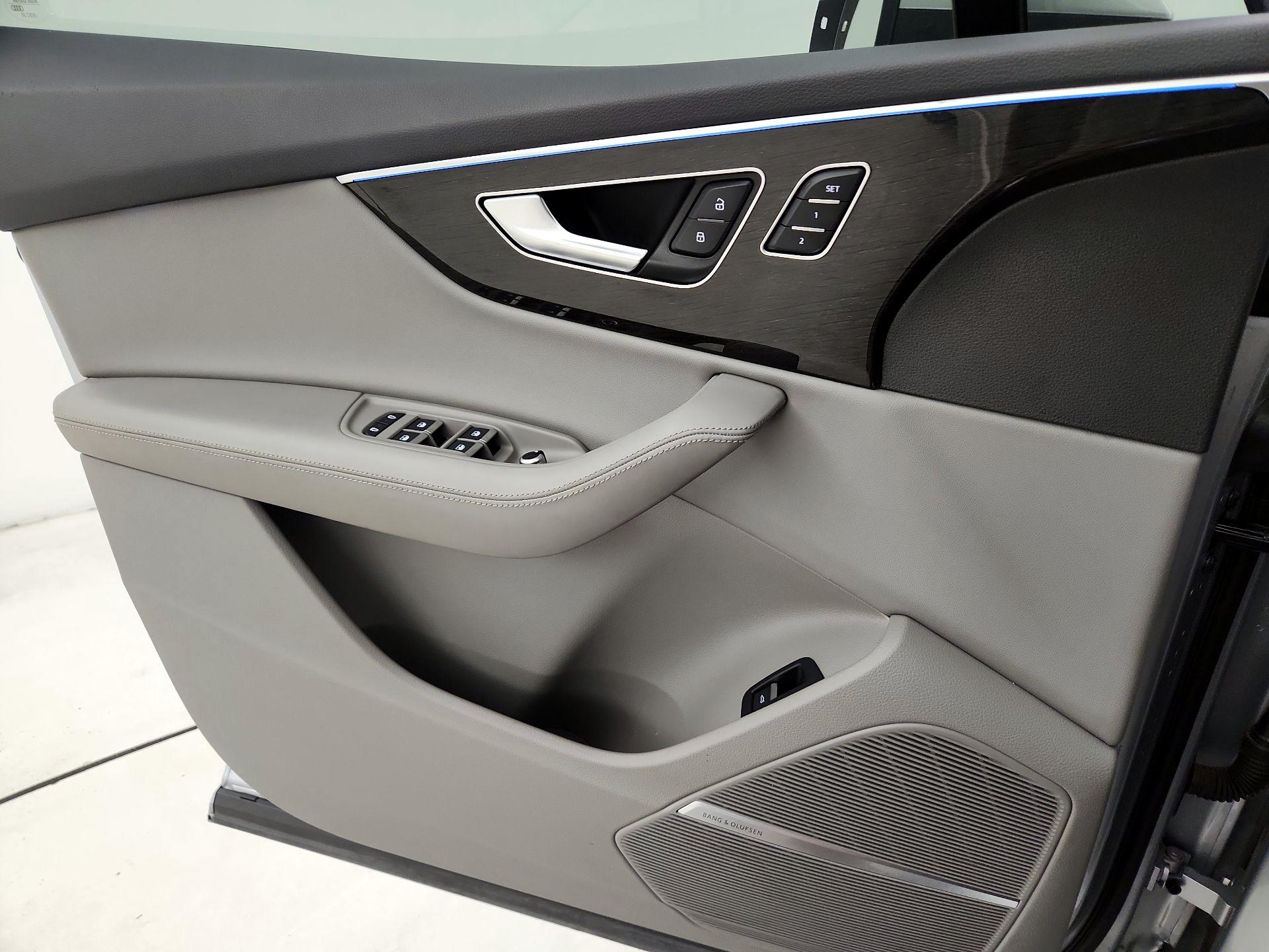 Thumbnail: 2022 Audi Q7 - 12