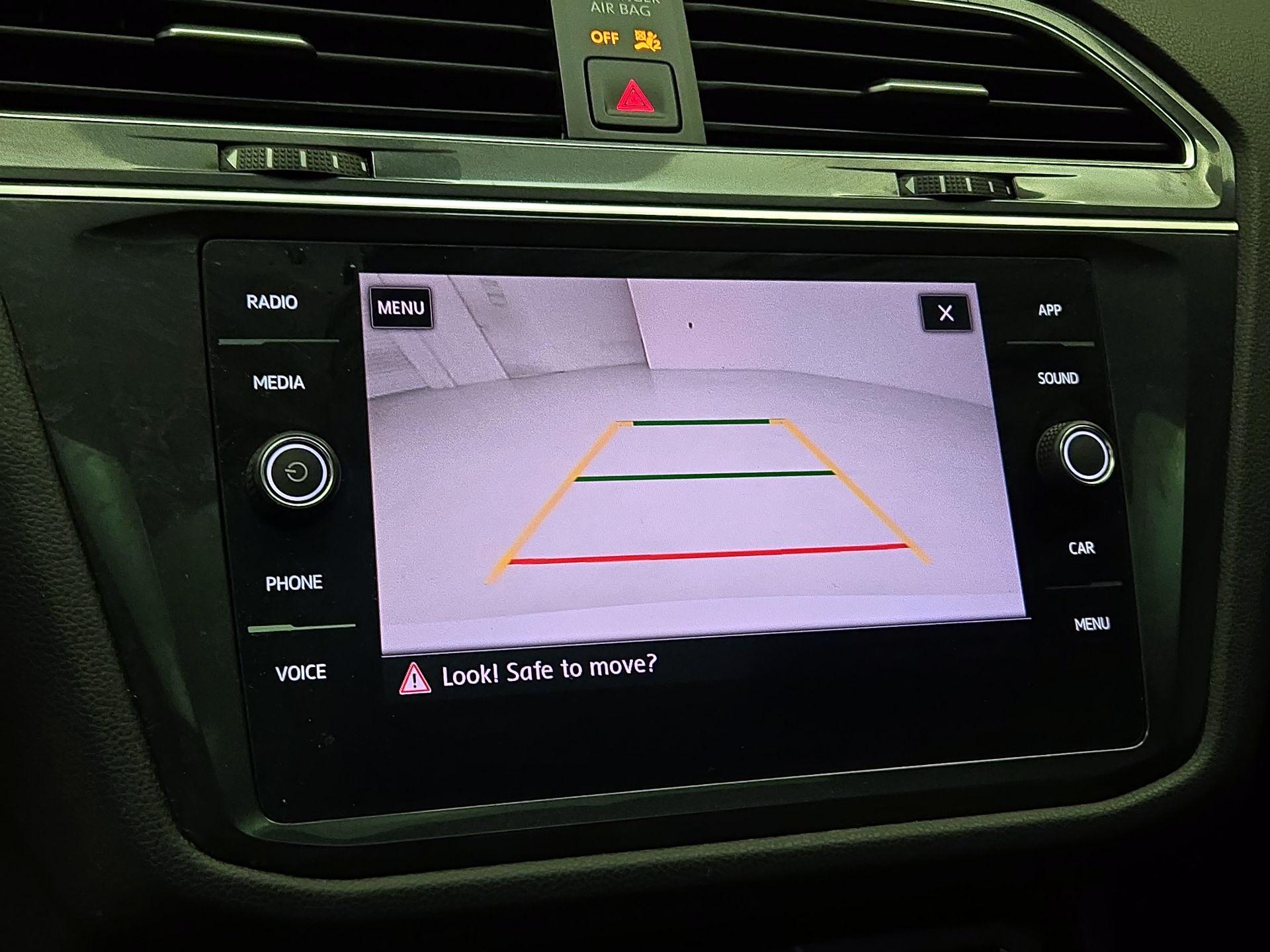 Thumbnail: 2020 Volkswagen Tiguan - 14