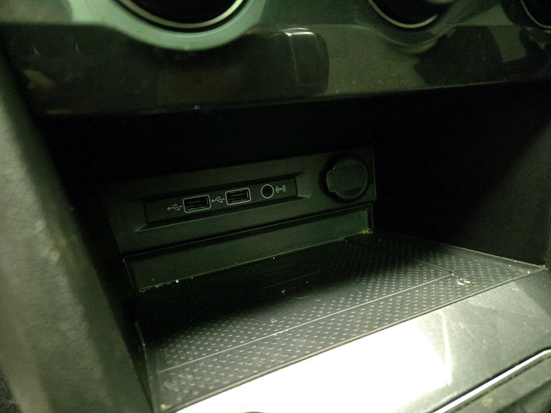 Thumbnail: 2020 Volkswagen Tiguan - 18