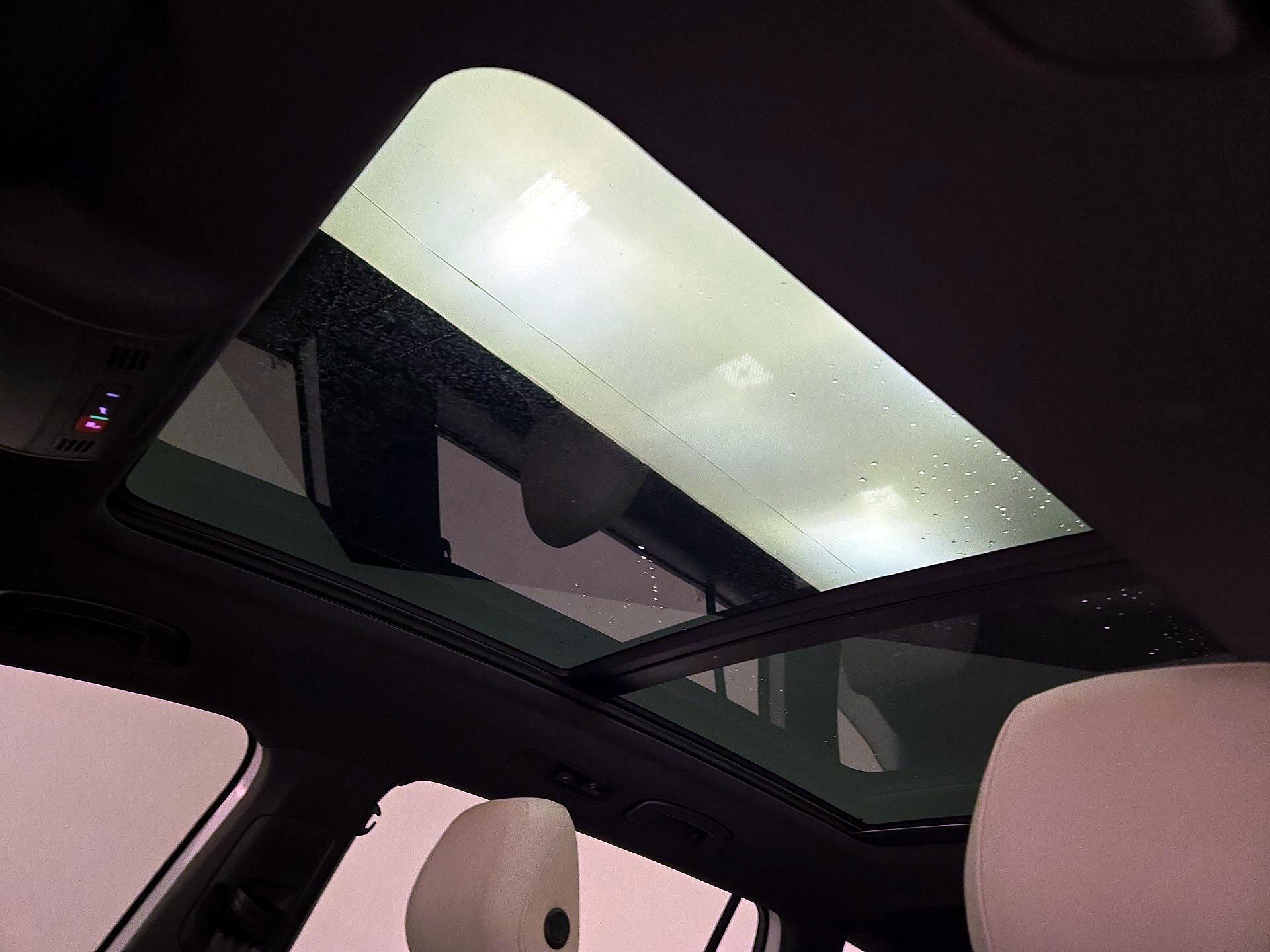 Thumbnail: 2020 Volkswagen Tiguan - 19