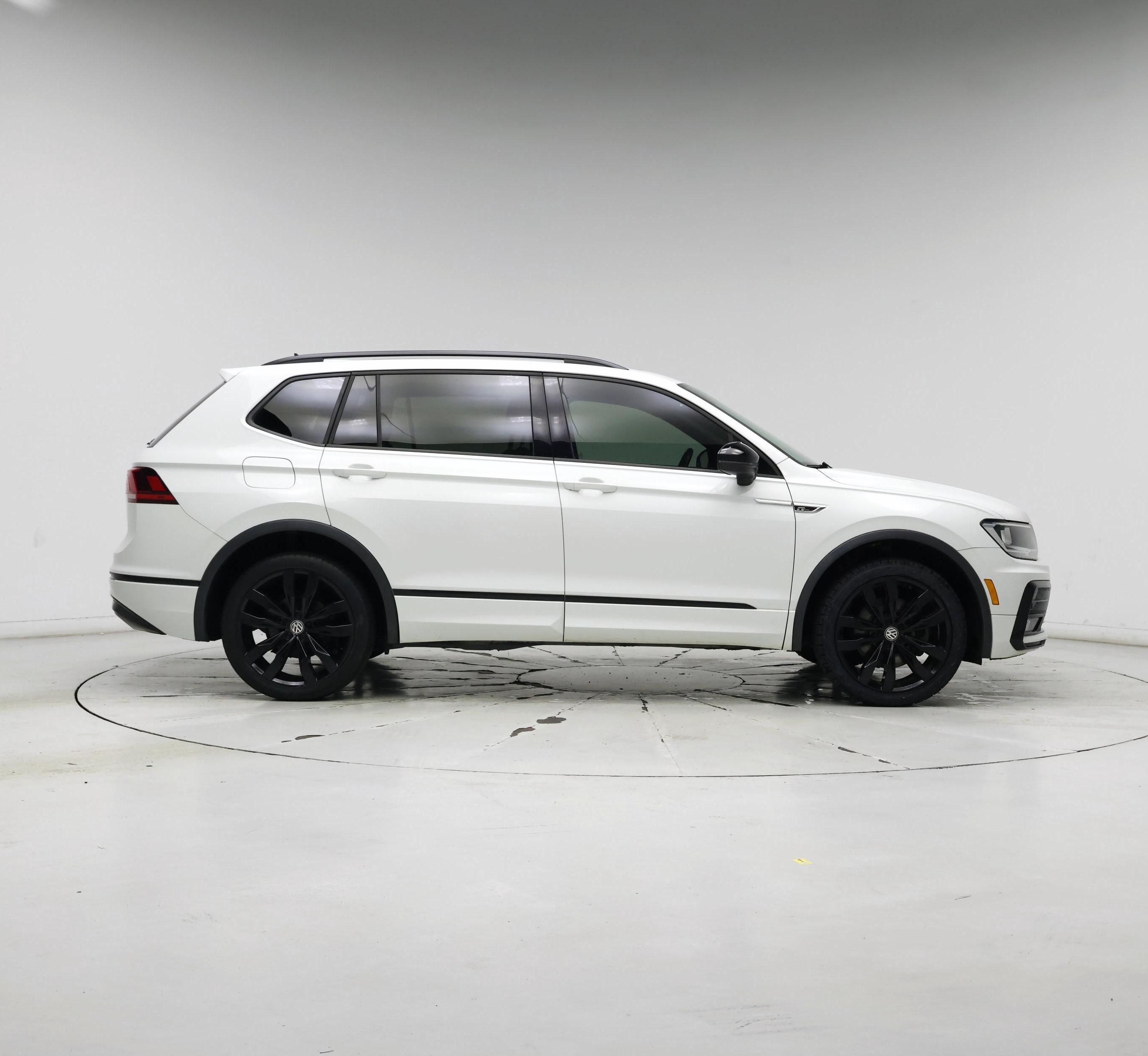 Thumbnail: 2020 Volkswagen Tiguan - 7