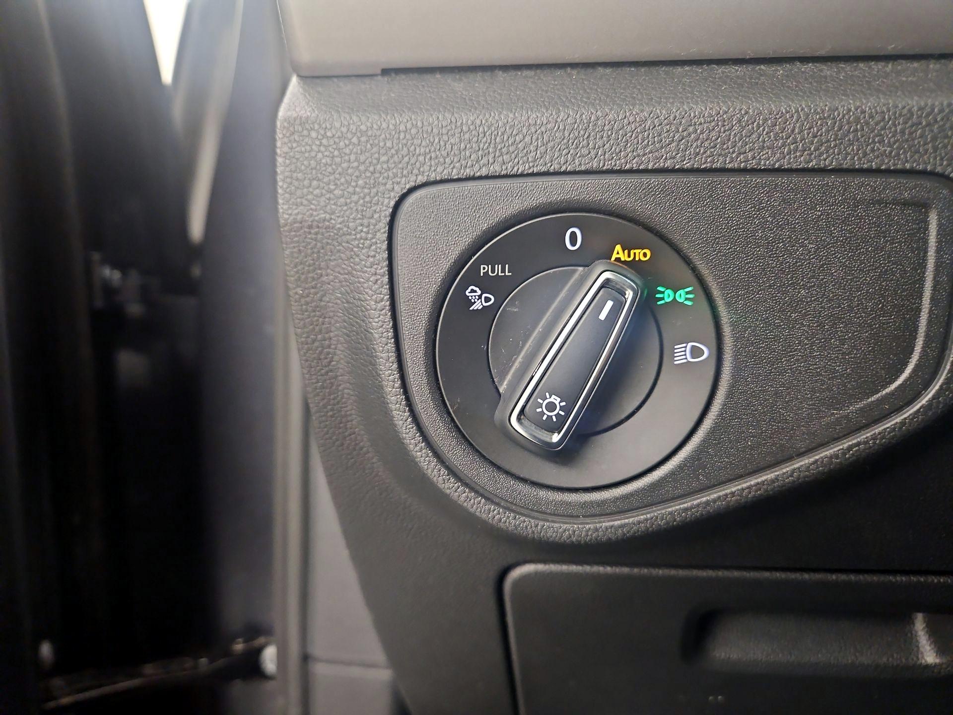 Thumbnail: 2021 Volkswagen Atlas - 13