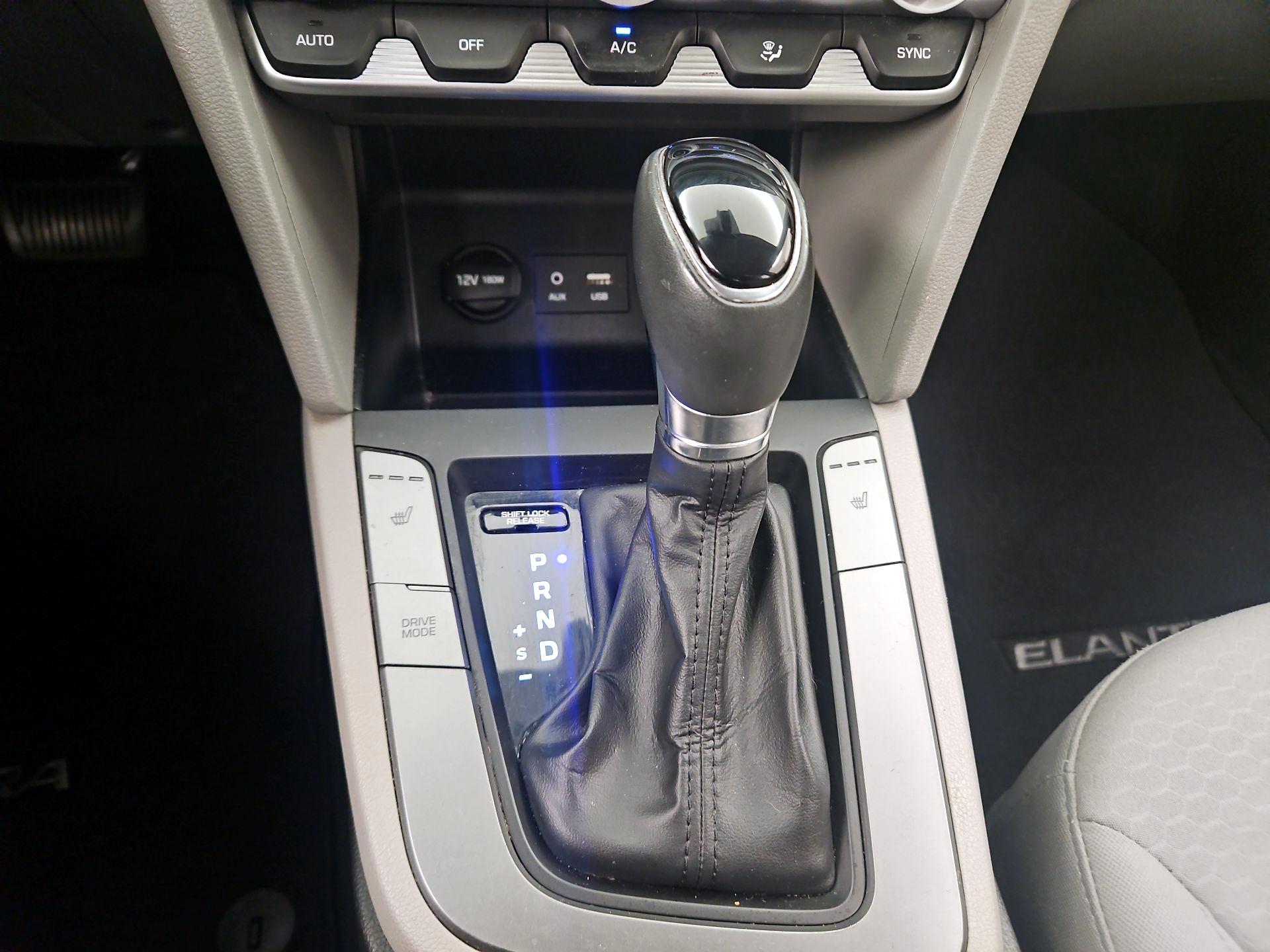 Thumbnail: 2020 Hyundai Elantra - 17