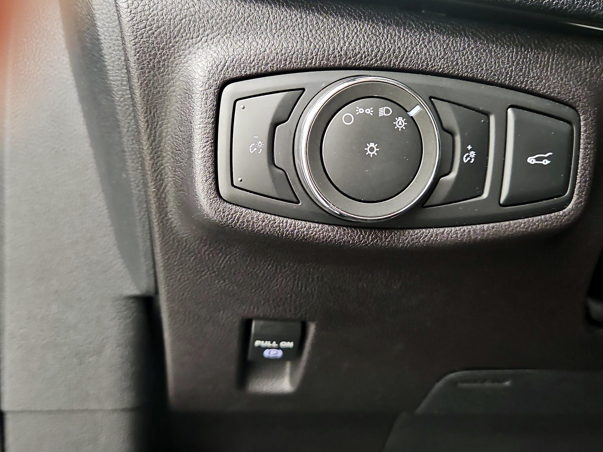 Thumbnail: 2016 Lincoln MKC - 13