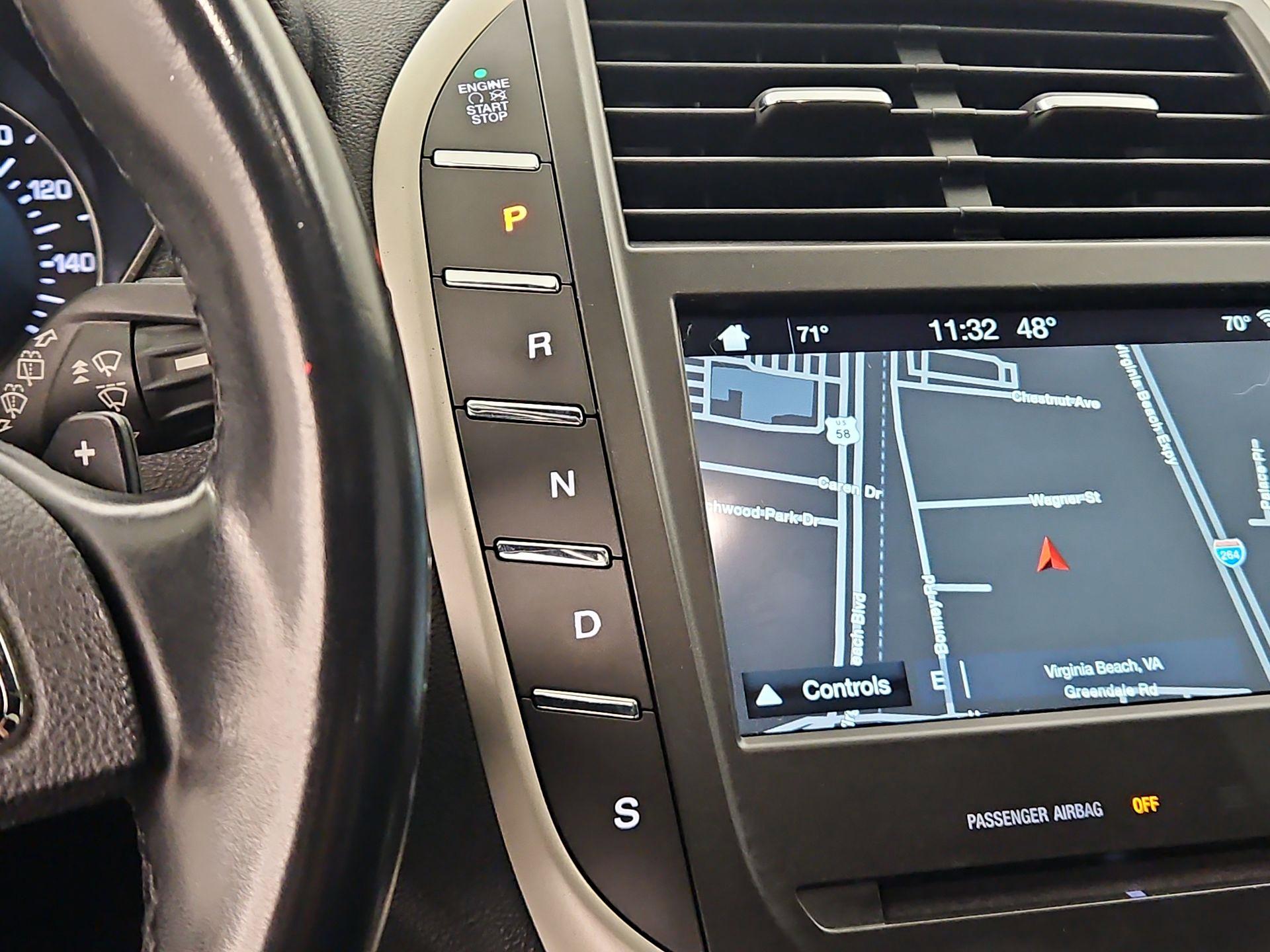 Thumbnail: 2016 Lincoln MKC - 18