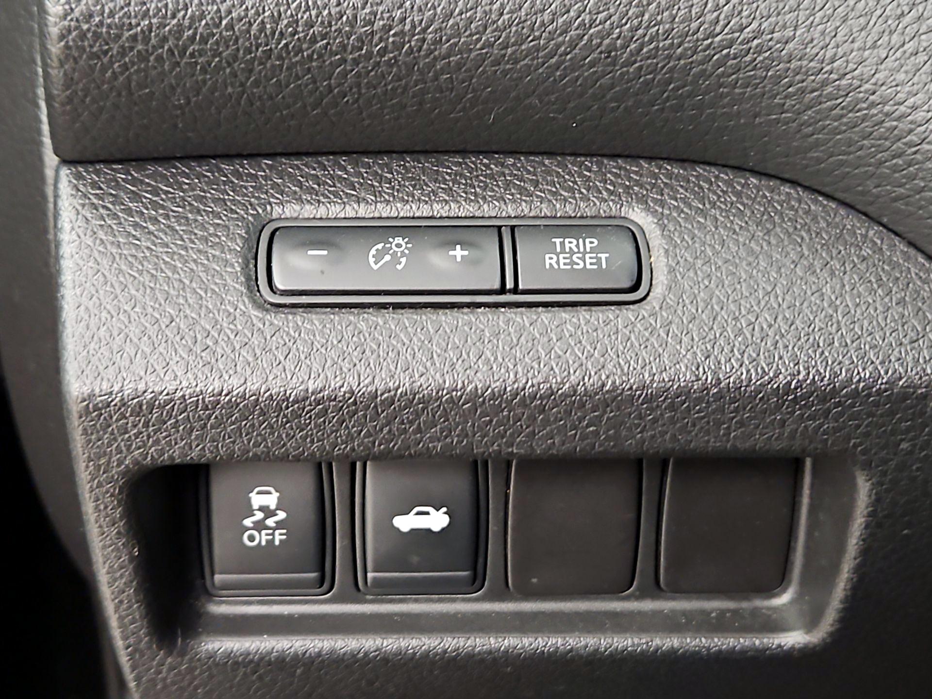 Thumbnail: 2014 Nissan Altima - 13