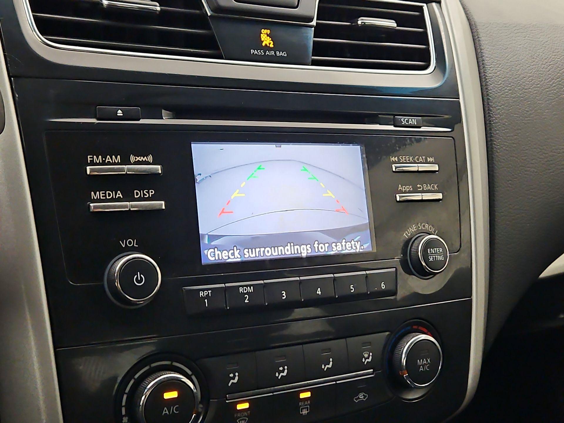 Thumbnail: 2014 Nissan Altima - 14