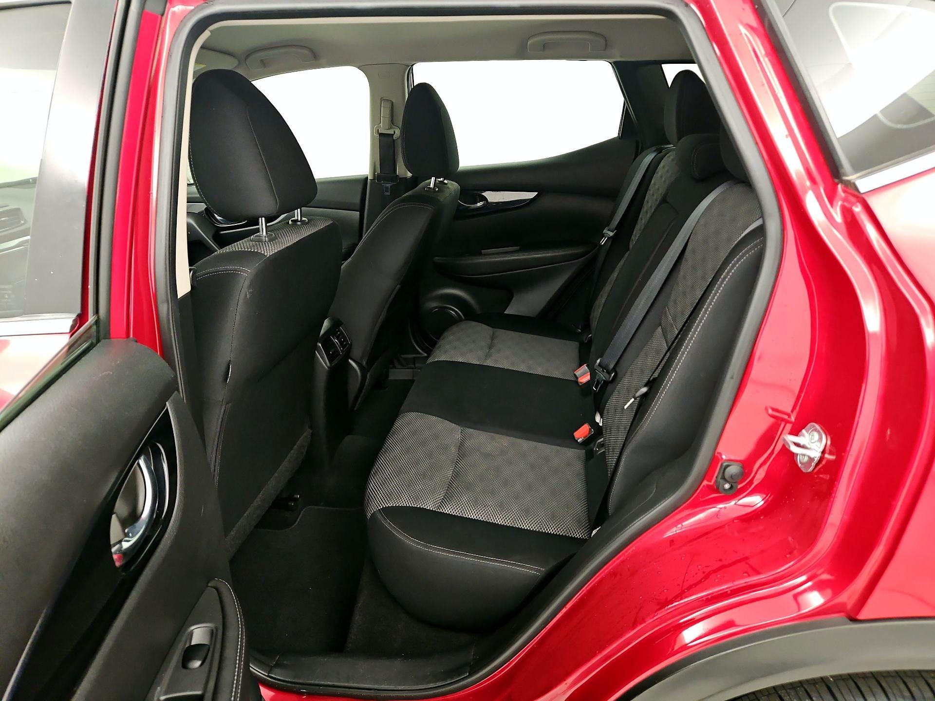 Thumbnail: 2017 Nissan Rogue Sport - 19