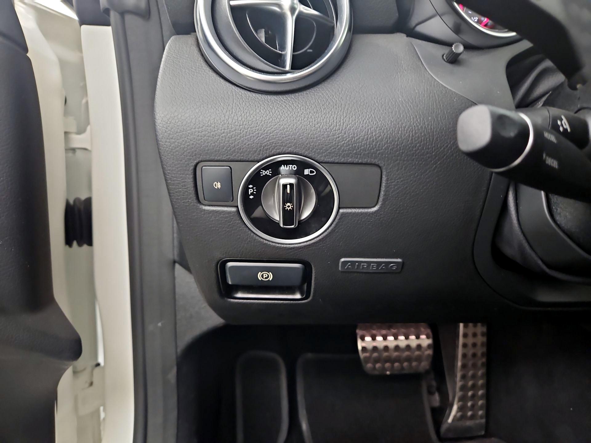 Thumbnail: 2018 Mercedes-Benz SLC - 13