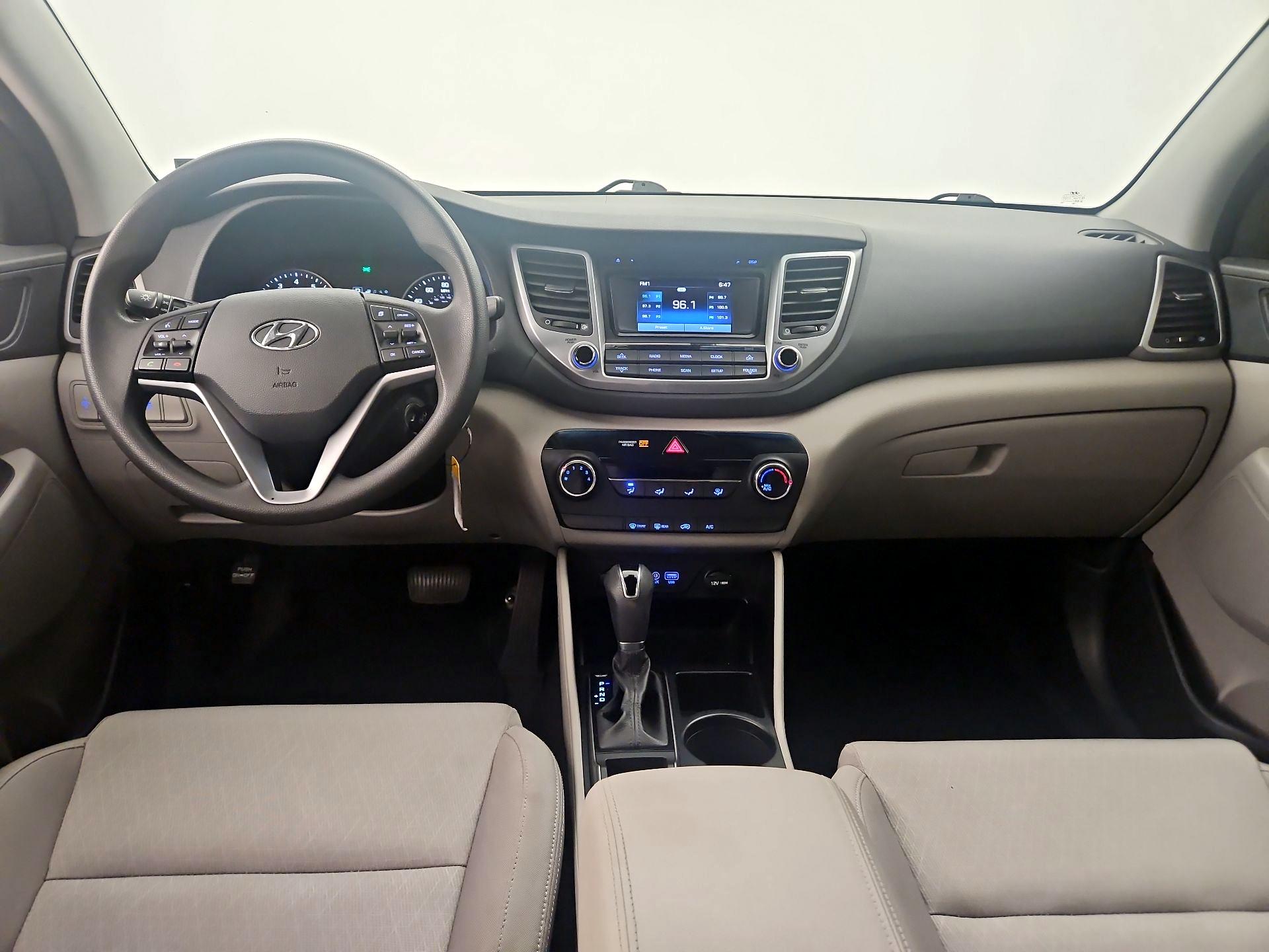 Thumbnail: 2016 Hyundai Tucson - 9