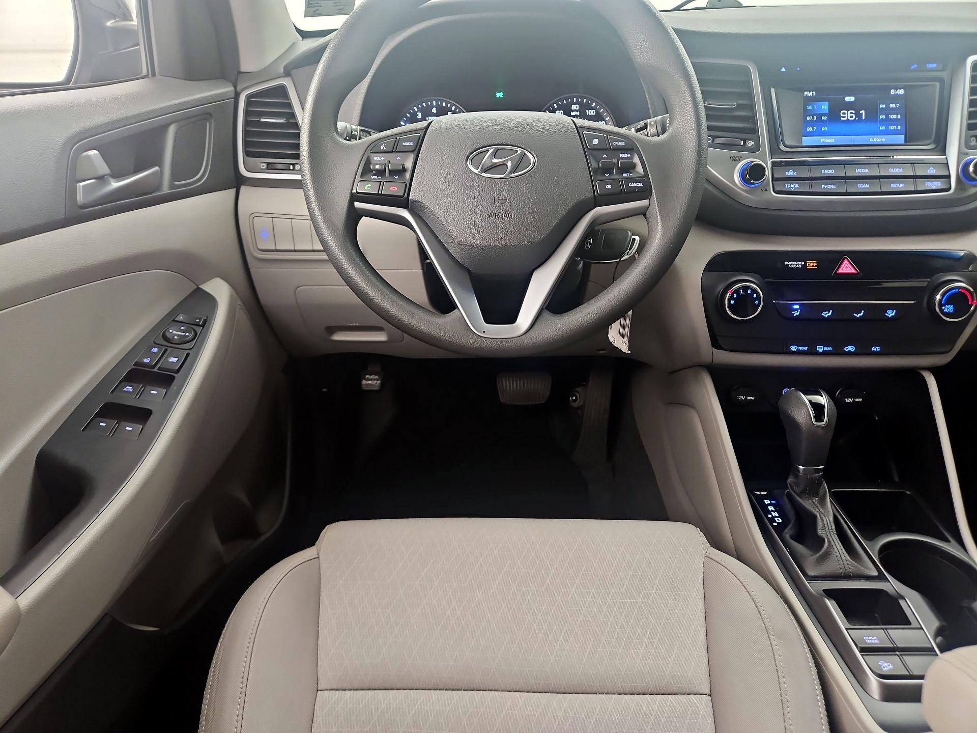 Thumbnail: 2016 Hyundai Tucson - 10