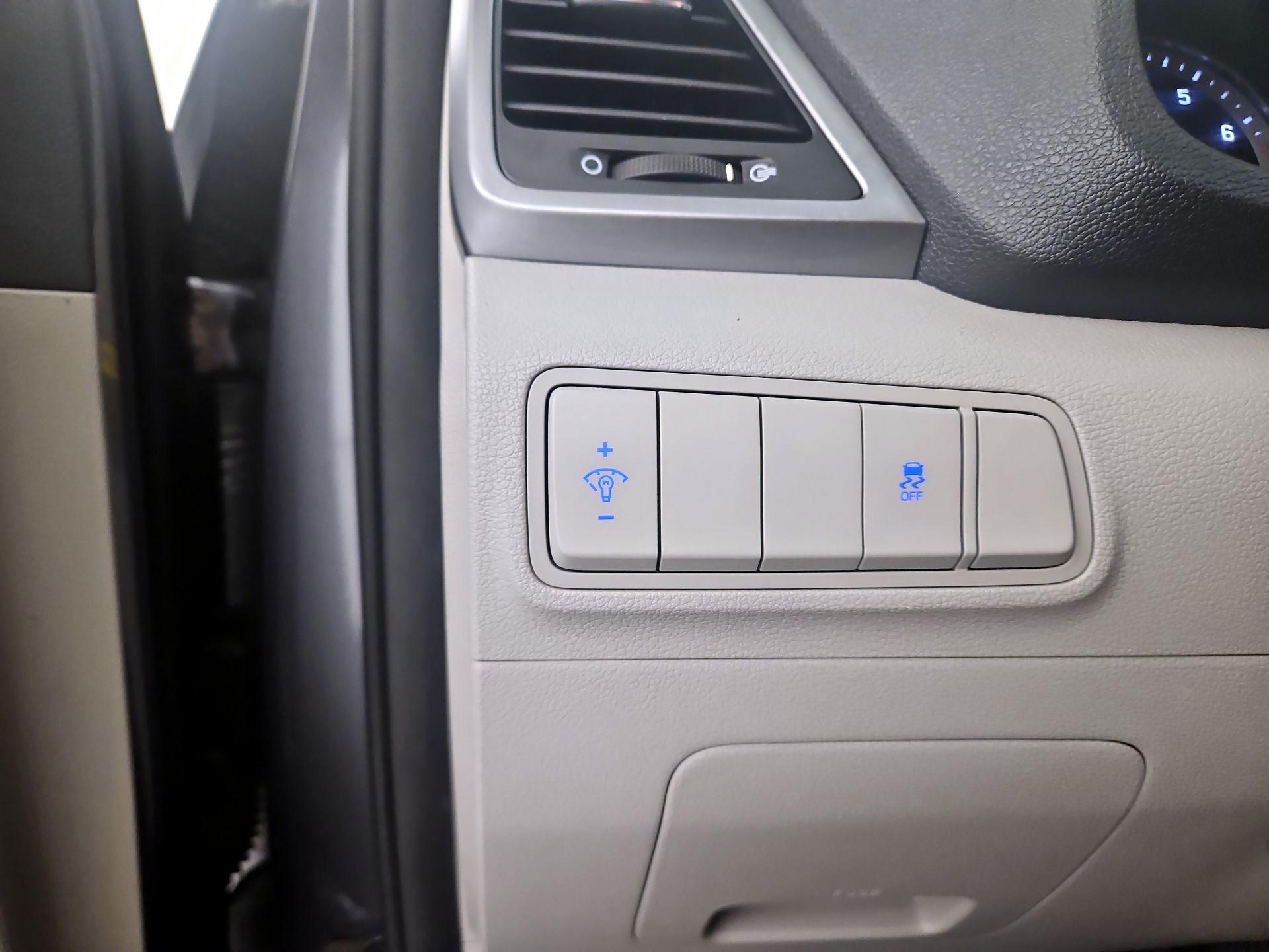 Thumbnail: 2016 Hyundai Tucson - 13