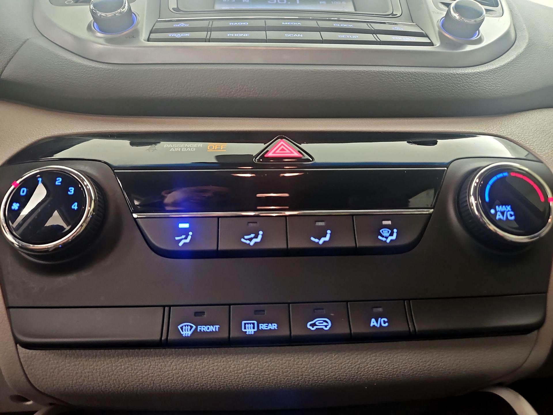 Thumbnail: 2016 Hyundai Tucson - 16