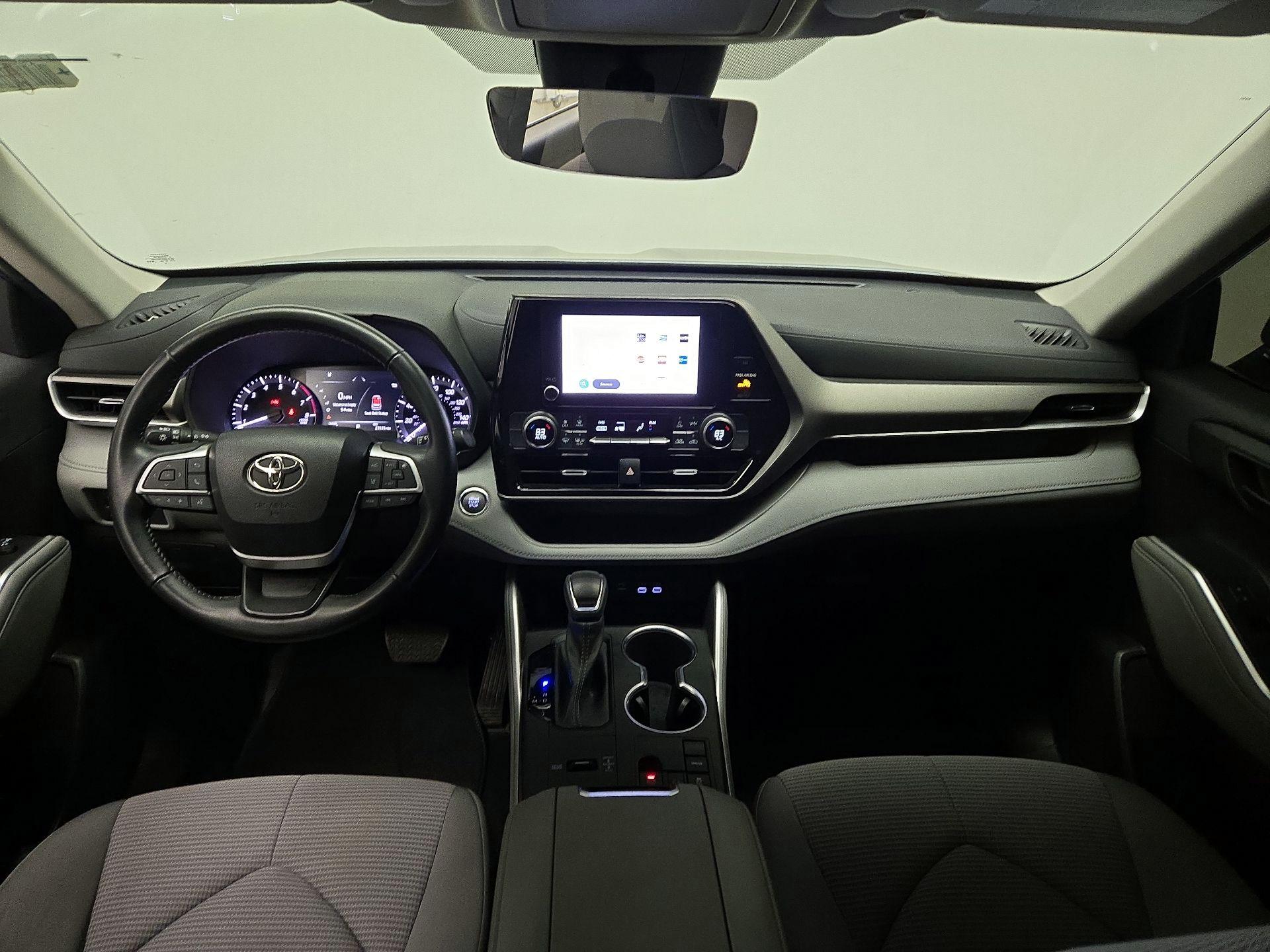 Thumbnail: 2023 Toyota Highlander - 9