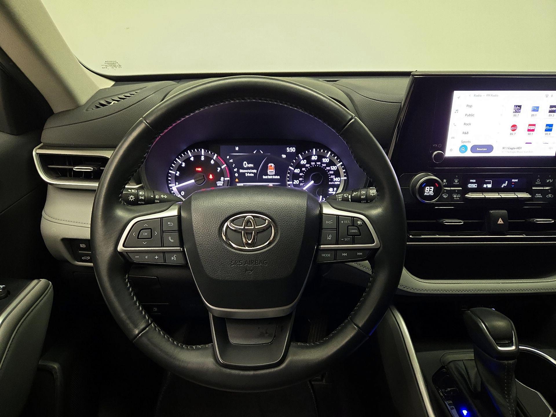 Thumbnail: 2023 Toyota Highlander - 10